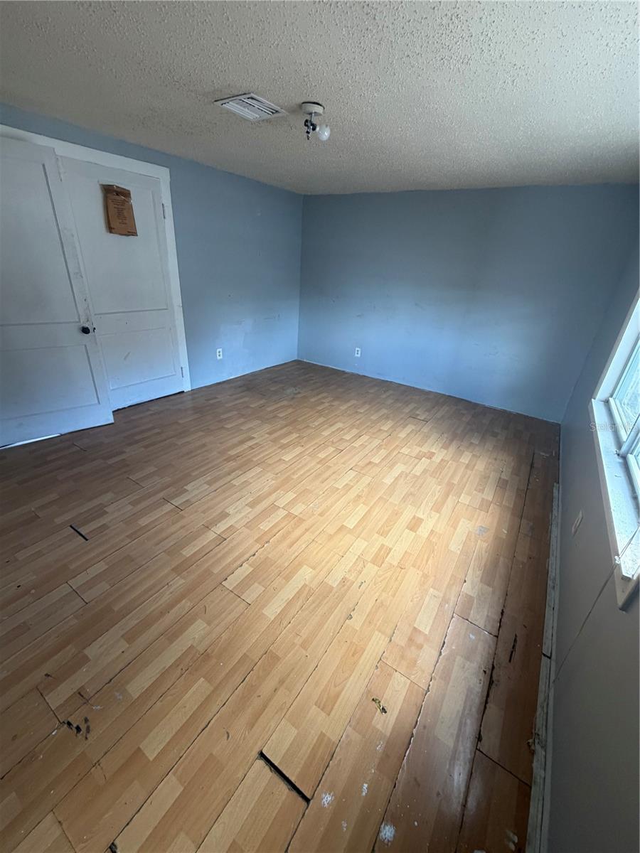 Image 3 of 5 For 3603 Kenilworth Boulevard