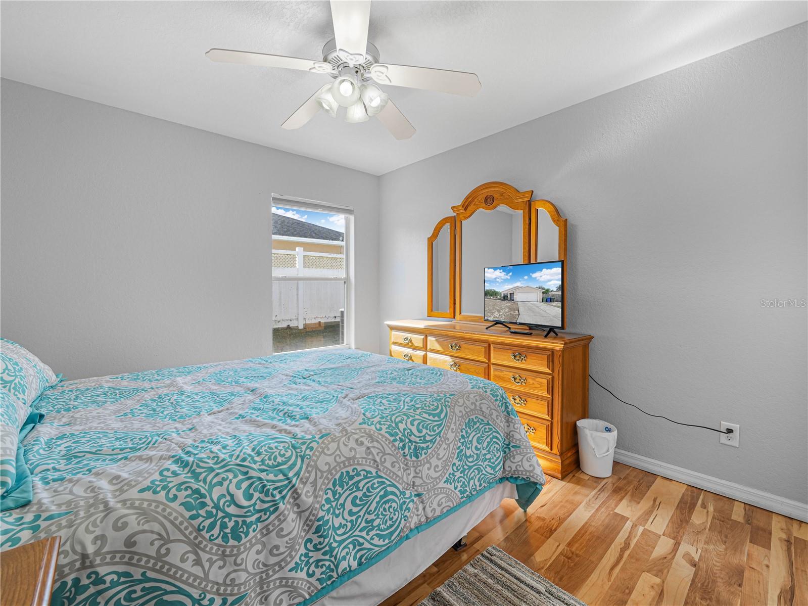 Image 15 of 32 For 726 17th Street Ne