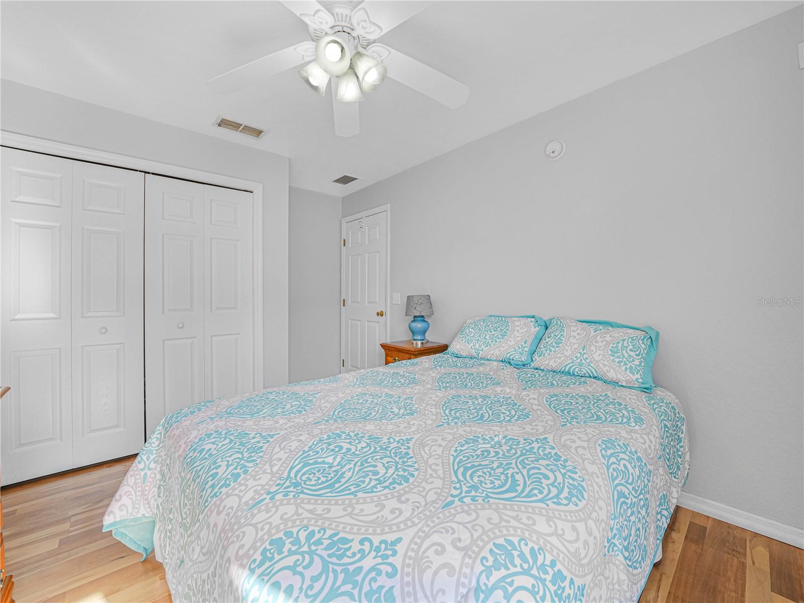 Image 16 of 32 For 726 17th Street Ne