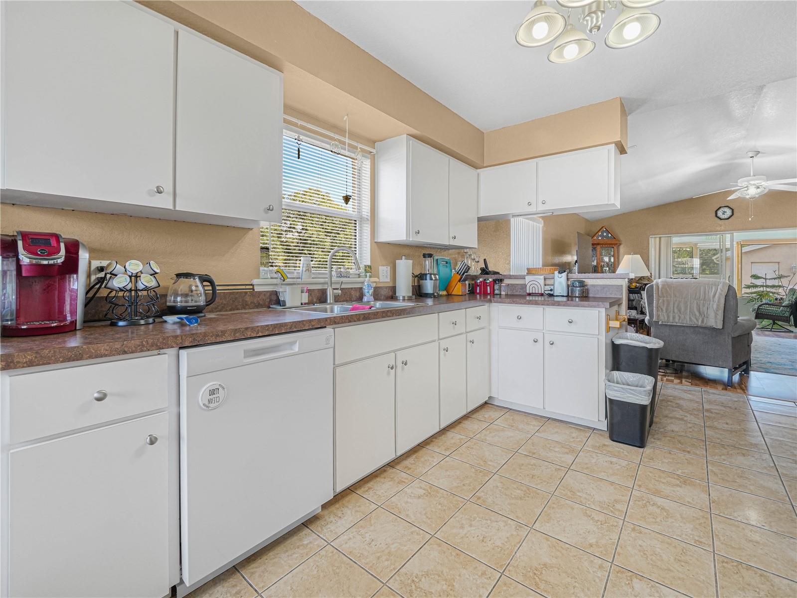 Image 4 of 32 For 726 17th Street Ne