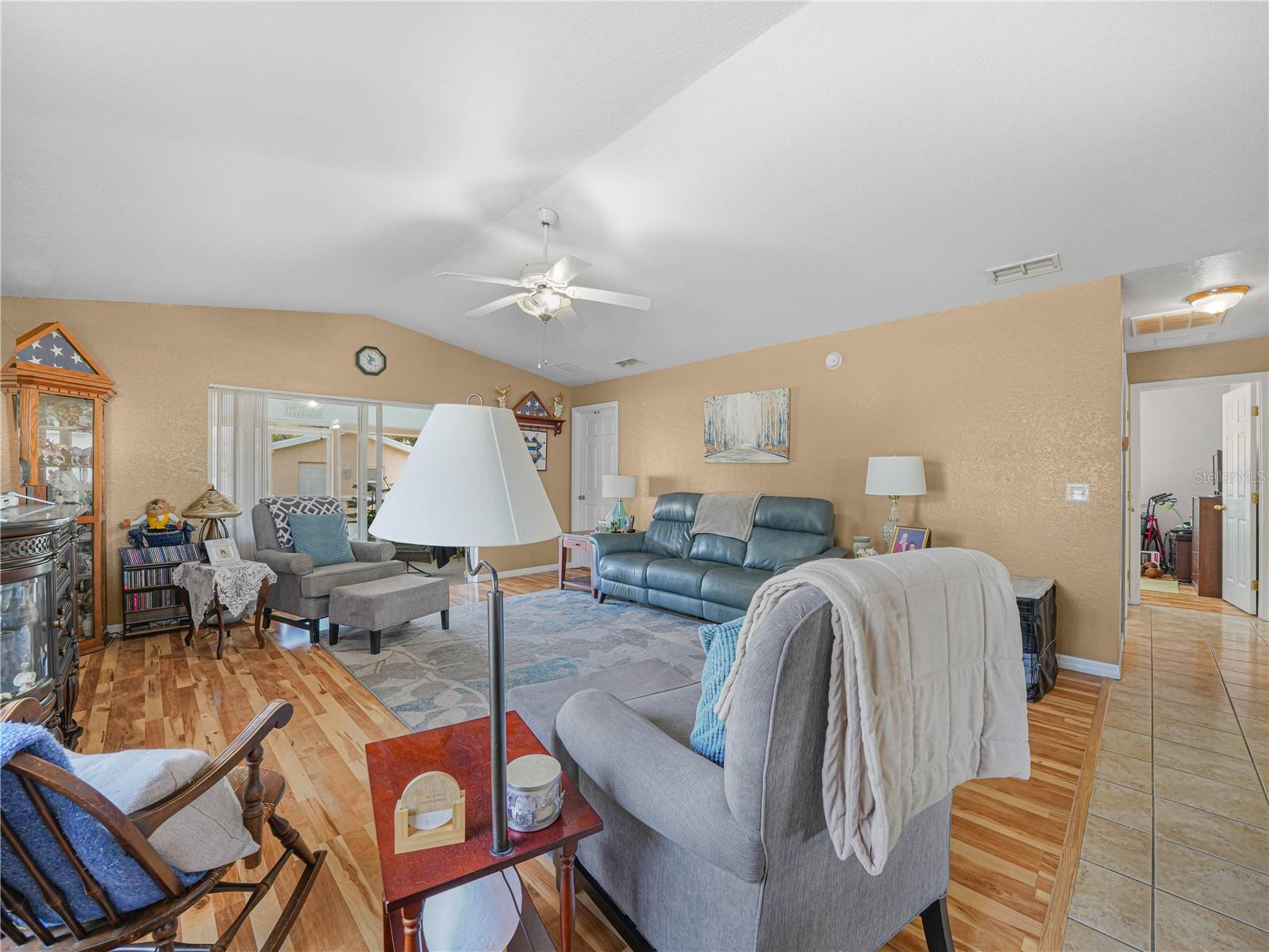 Image 8 of 32 For 726 17th Street Ne