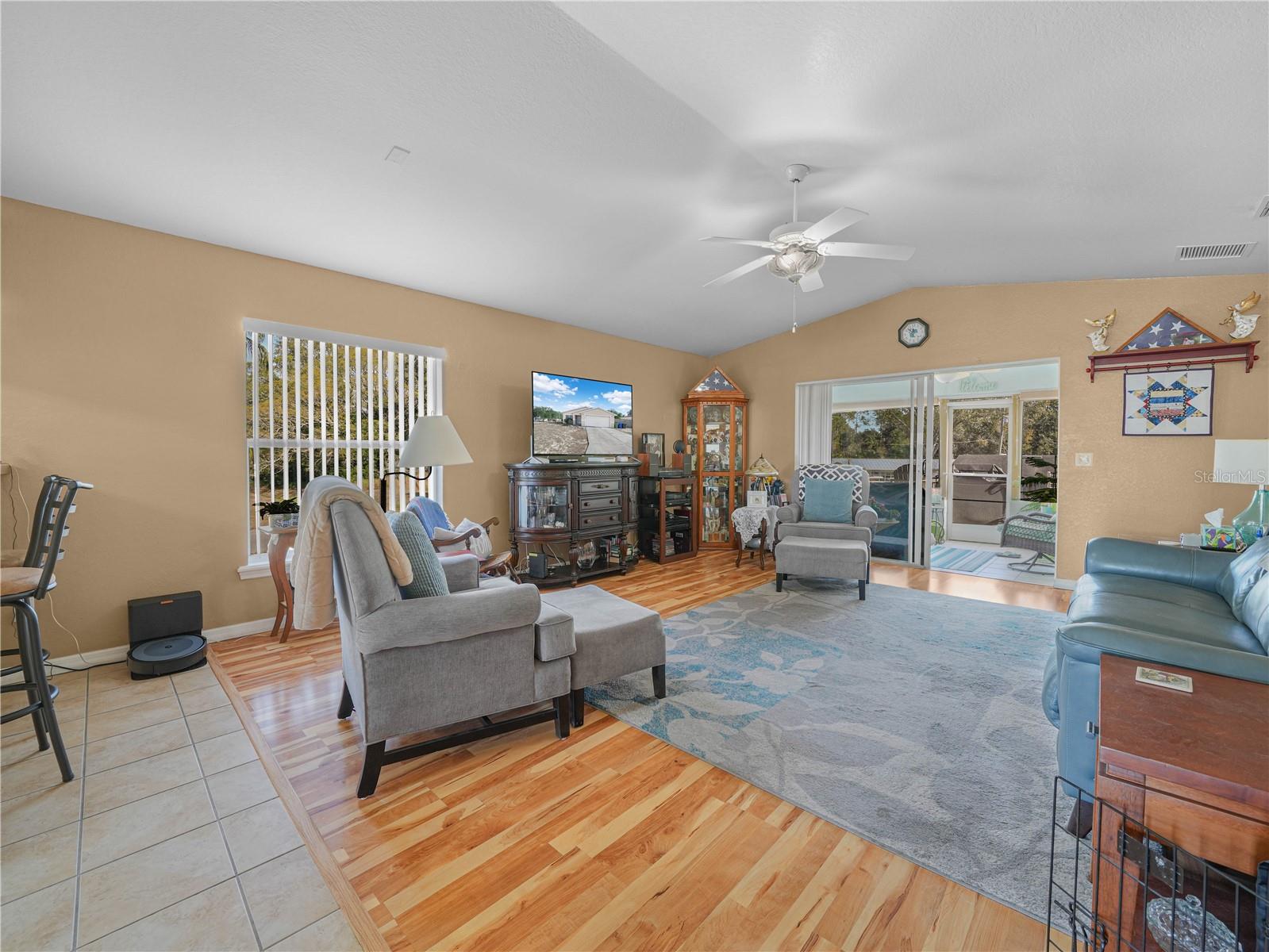 Image 9 of 32 For 726 17th Street Ne