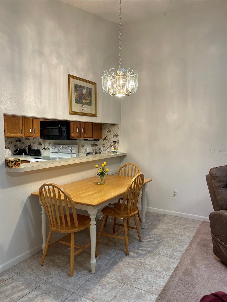 Image 11 of 49 For 39 Kimberly Court