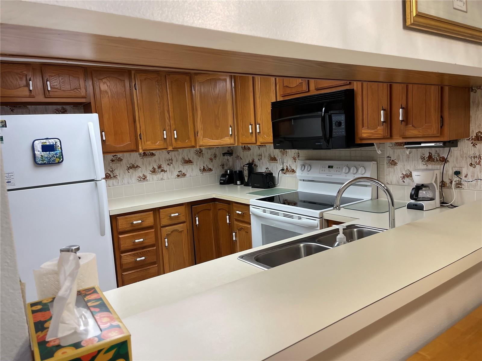 Image 15 of 49 For 39 Kimberly Court