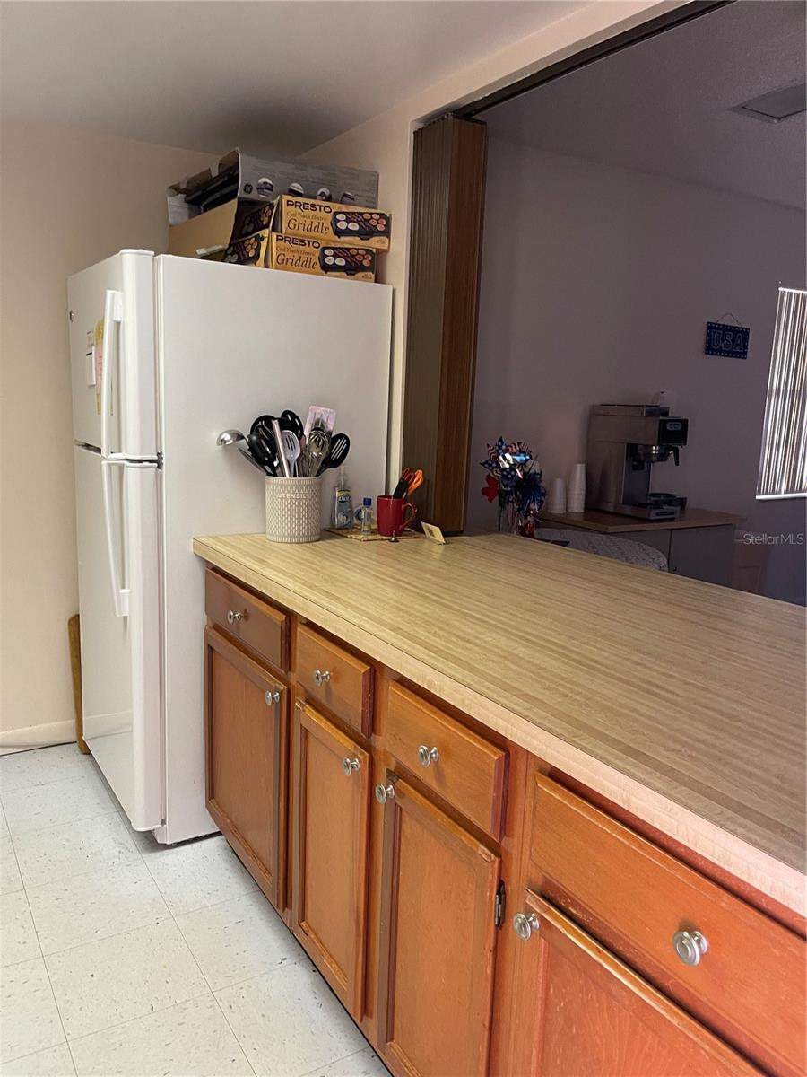 Image 42 of 49 For 39 Kimberly Court