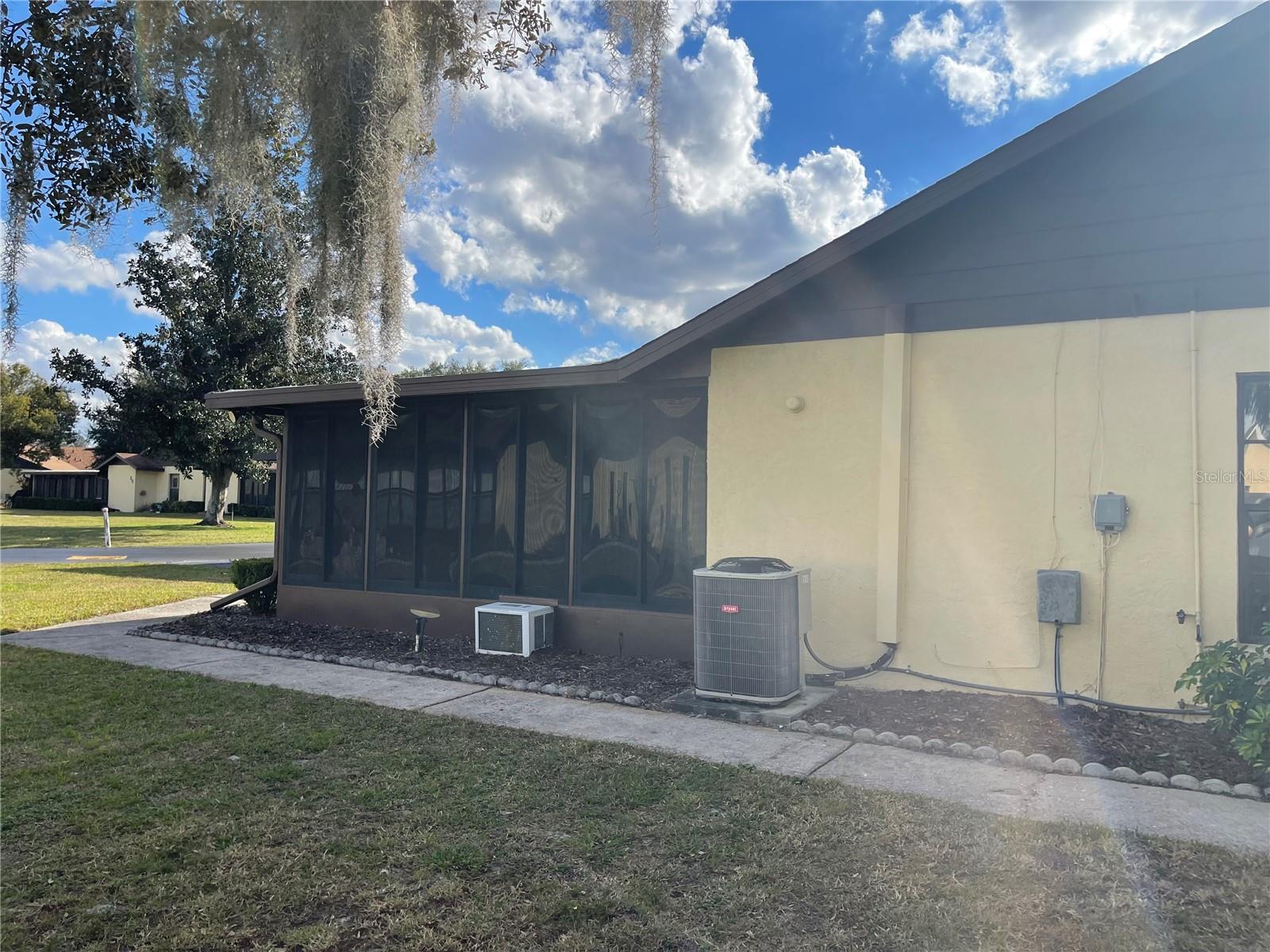 Image 6 of 49 For 39 Kimberly Court