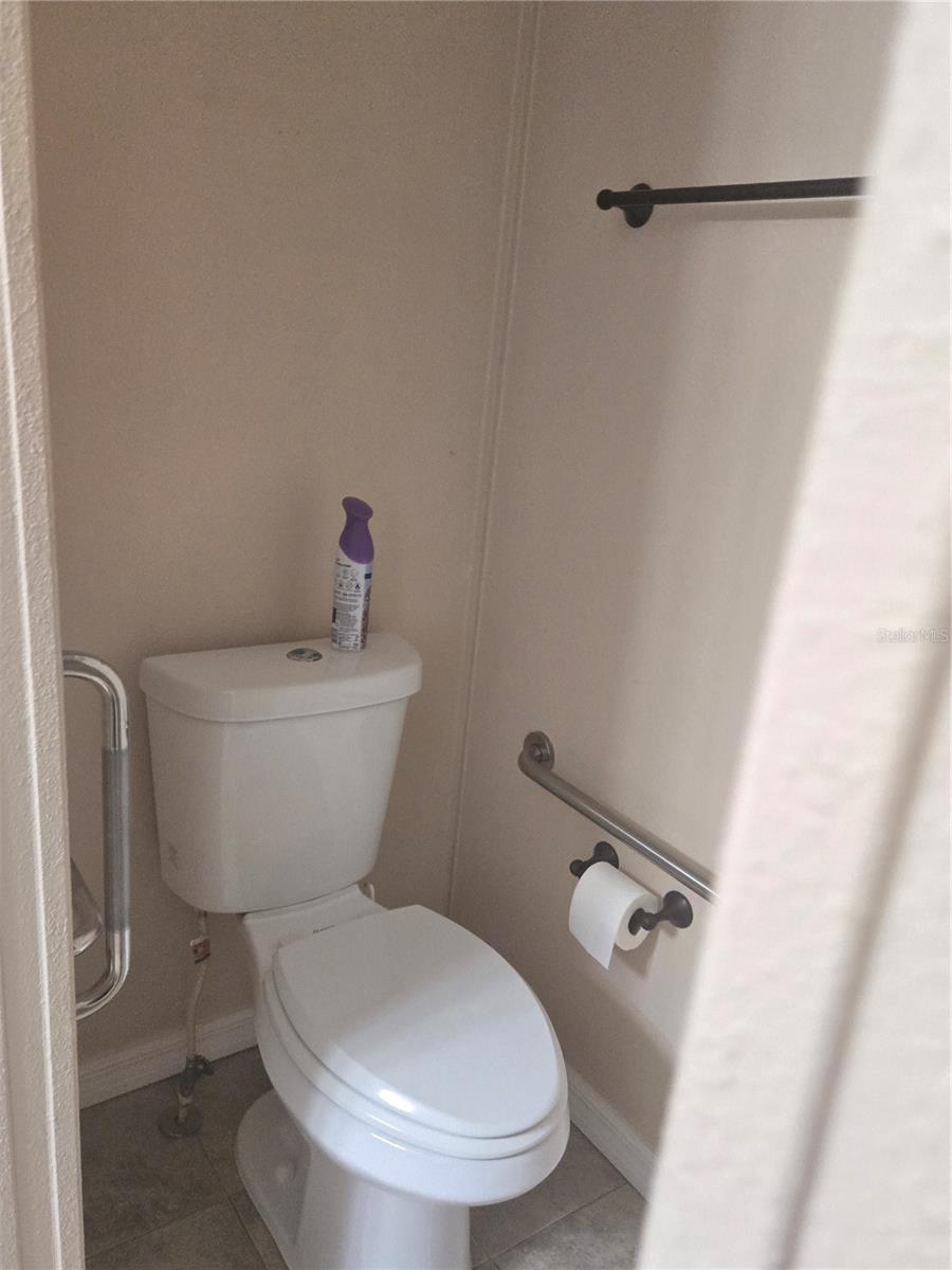 Image 14 of 76 For 264 Ramsgate Way