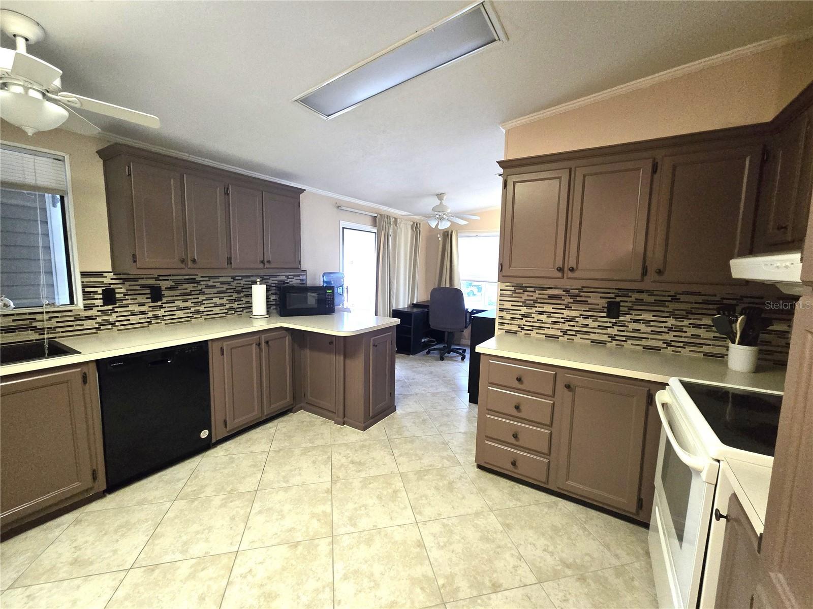 Image 17 of 76 For 264 Ramsgate Way