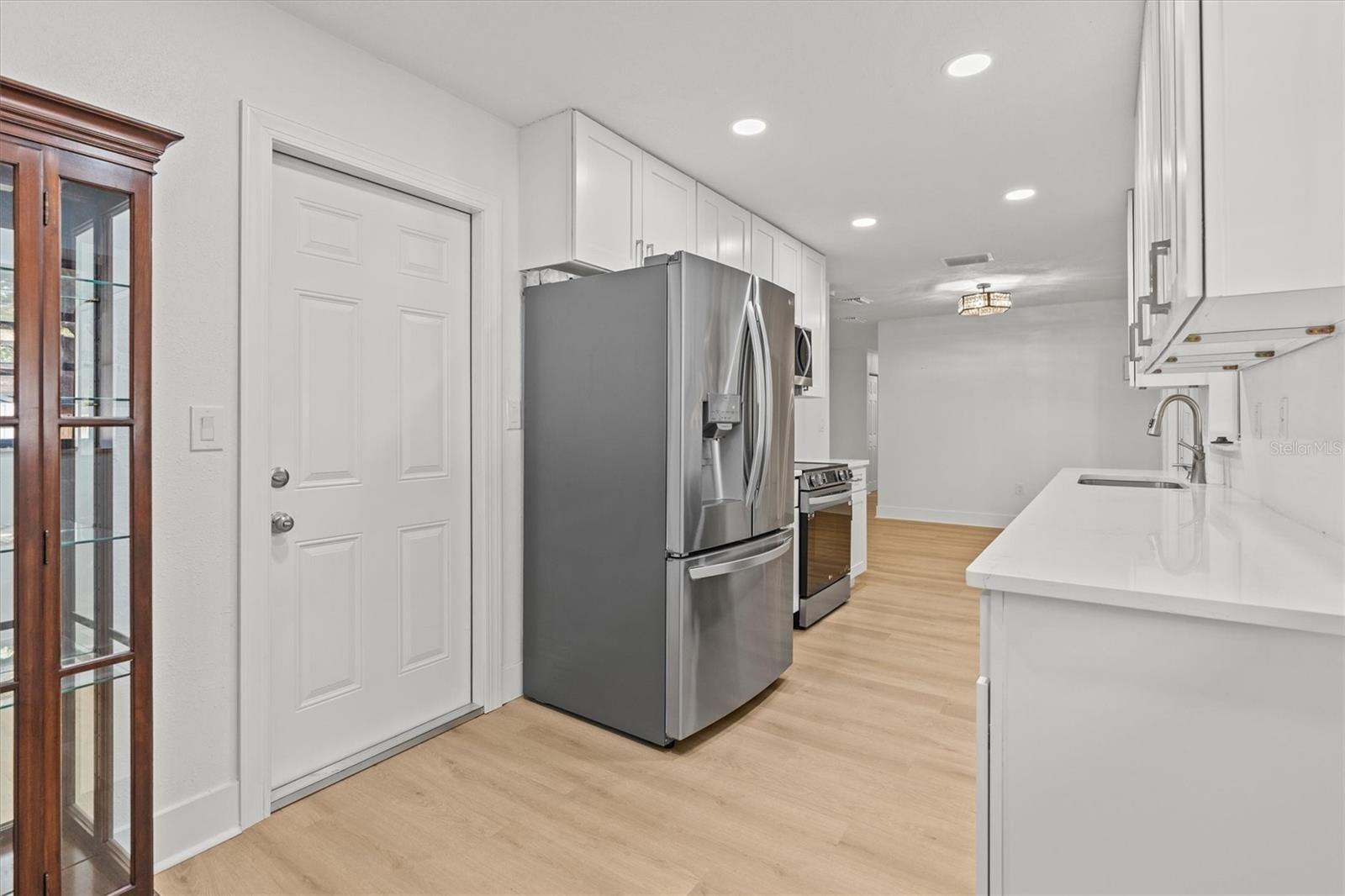 Image 11 of 30 For 7233 56th Avenue N