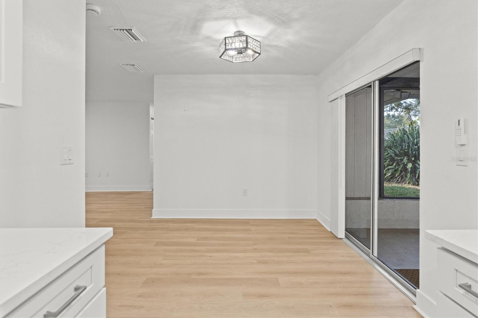 Image 14 of 30 For 7233 56th Avenue N