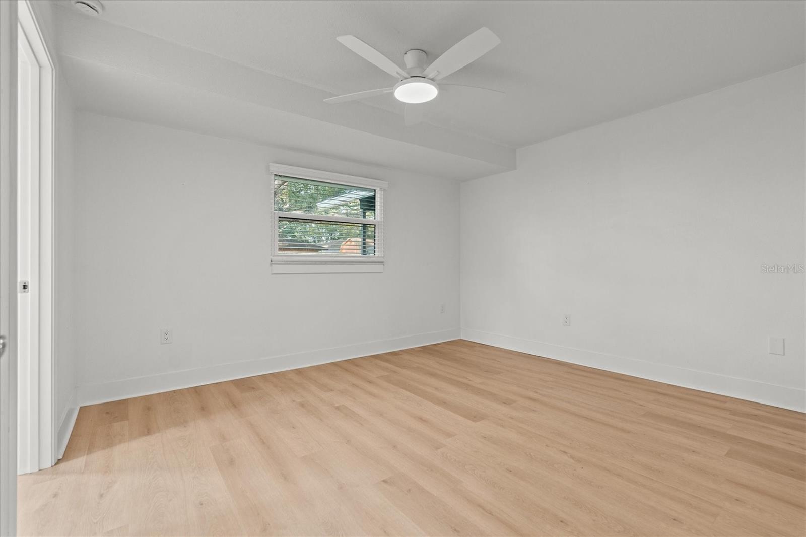 Image 17 of 30 For 7233 56th Avenue N