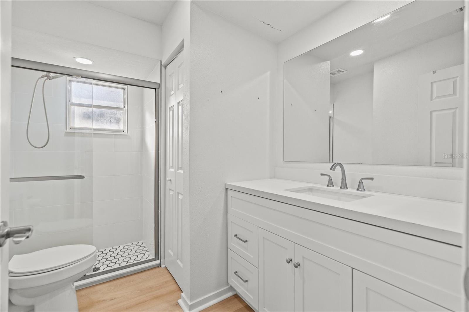 Image 19 of 30 For 7233 56th Avenue N