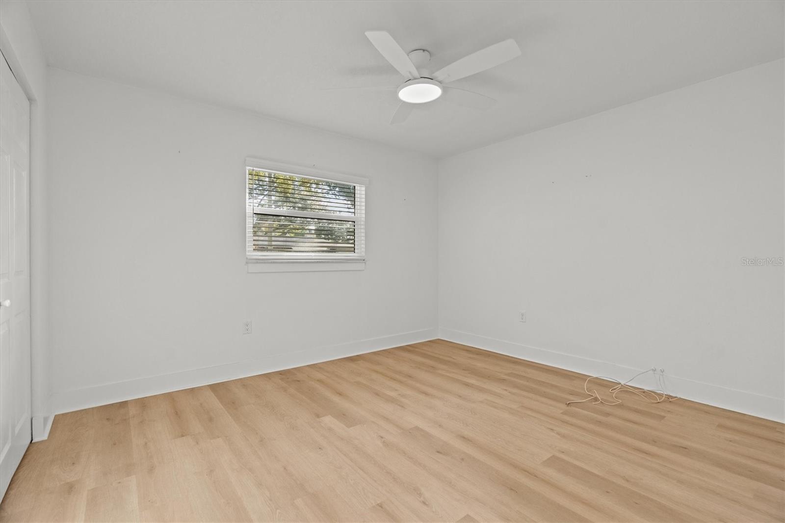 Image 22 of 30 For 7233 56th Avenue N