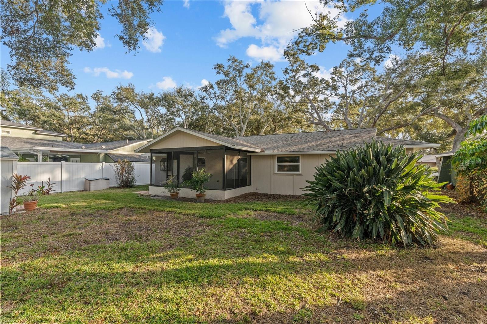 Image 25 of 30 For 7233 56th Avenue N