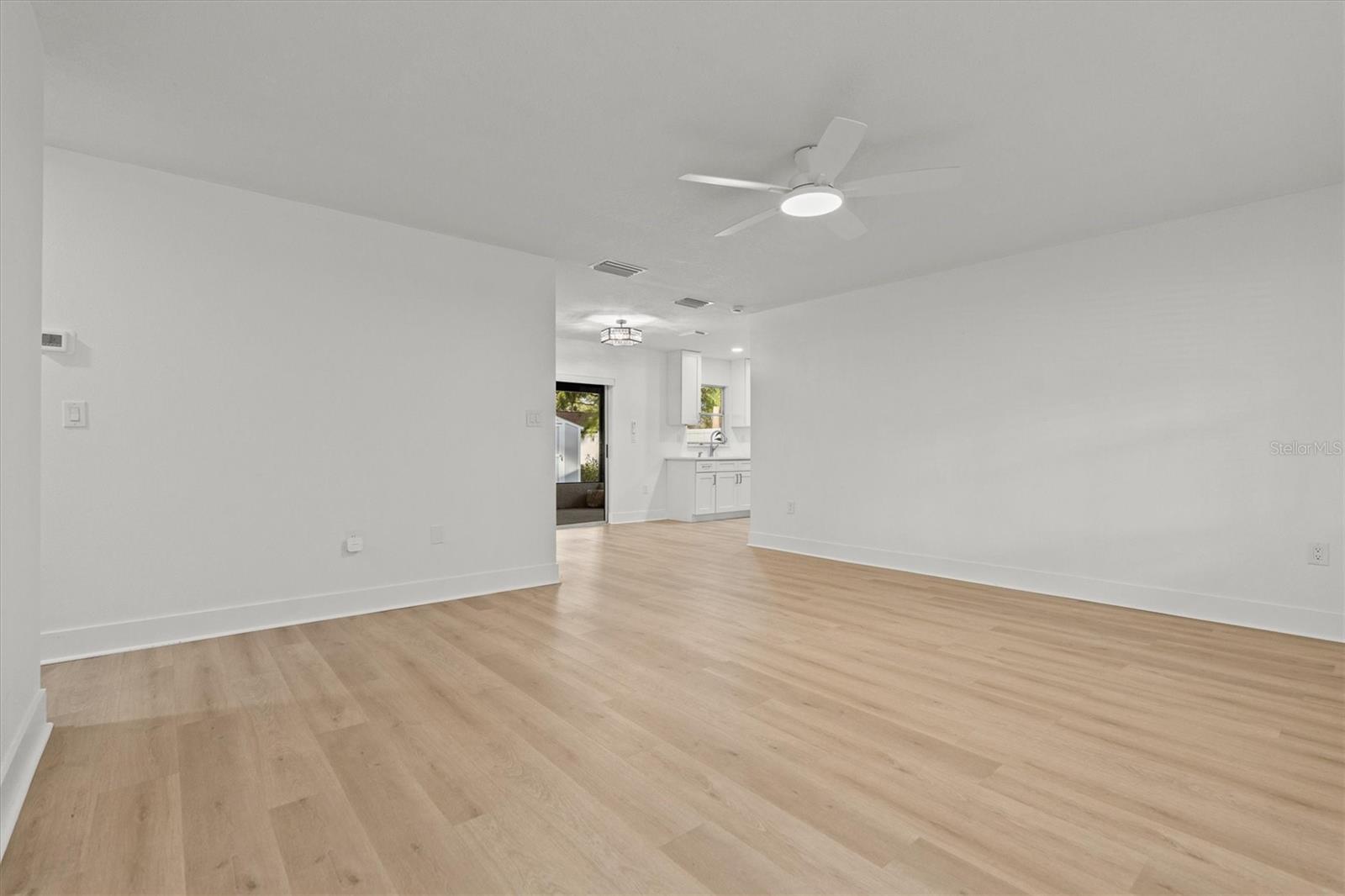 Image 5 of 30 For 7233 56th Avenue N