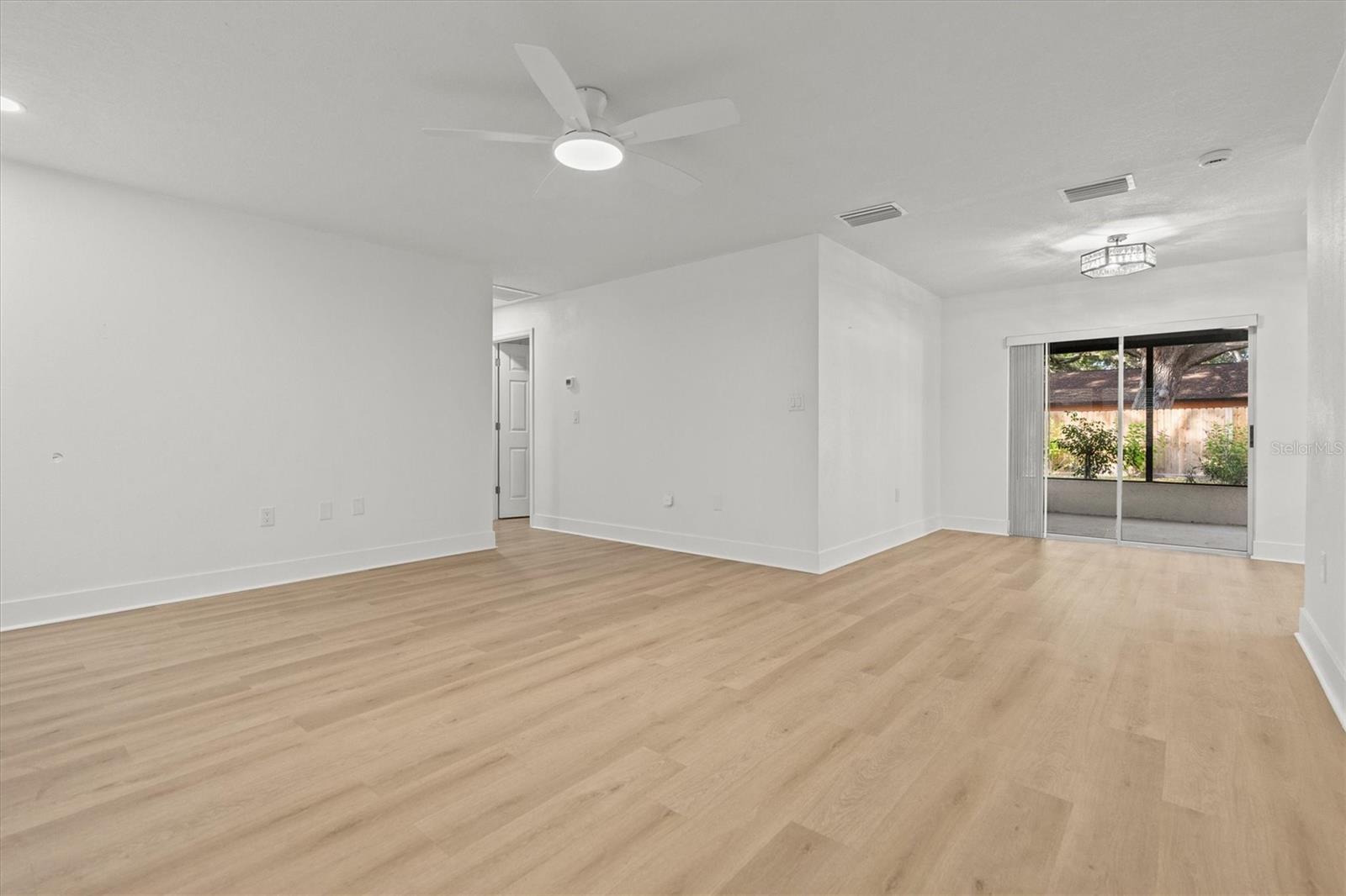 Image 6 of 30 For 7233 56th Avenue N