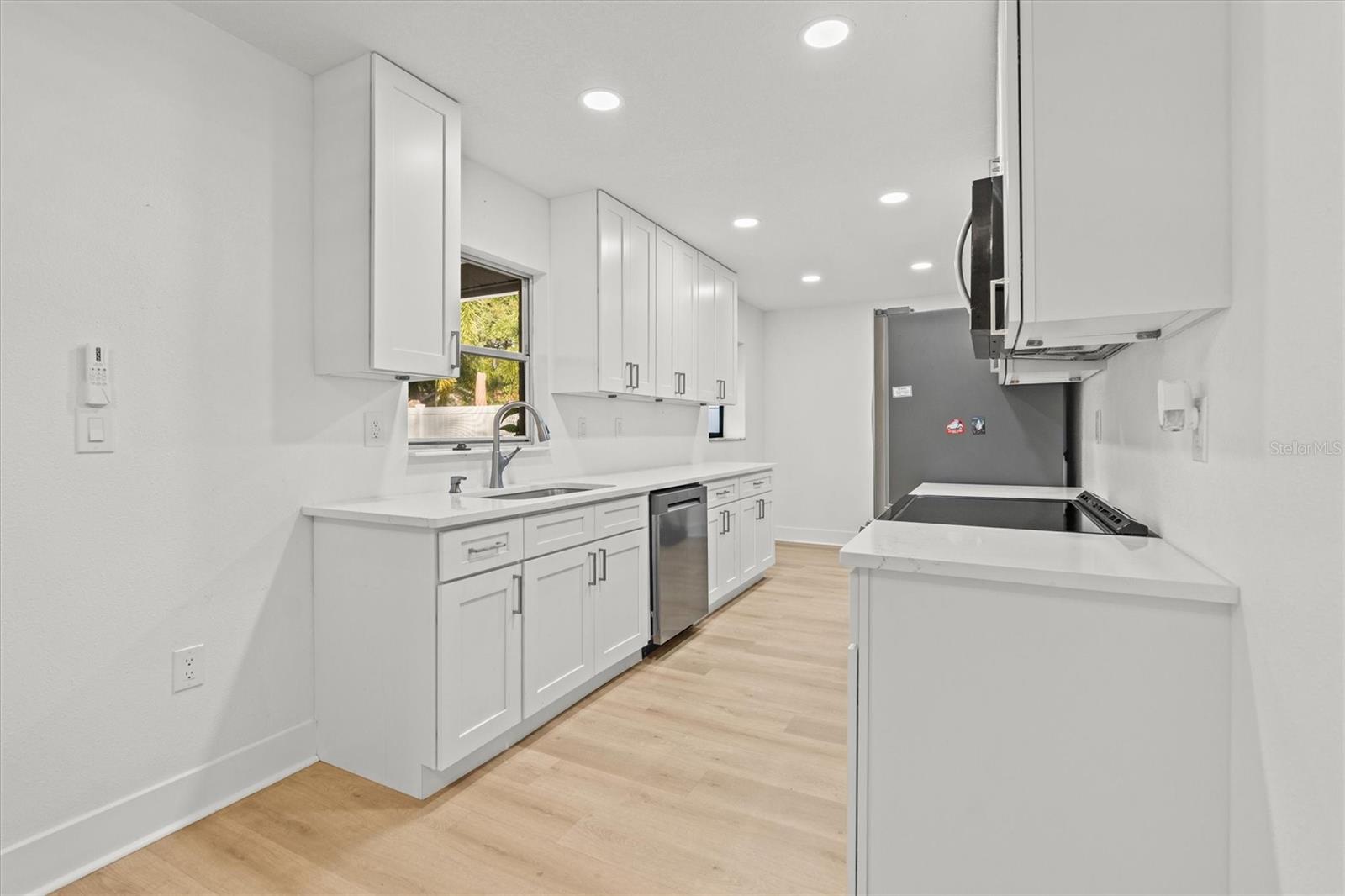 Image 9 of 30 For 7233 56th Avenue N