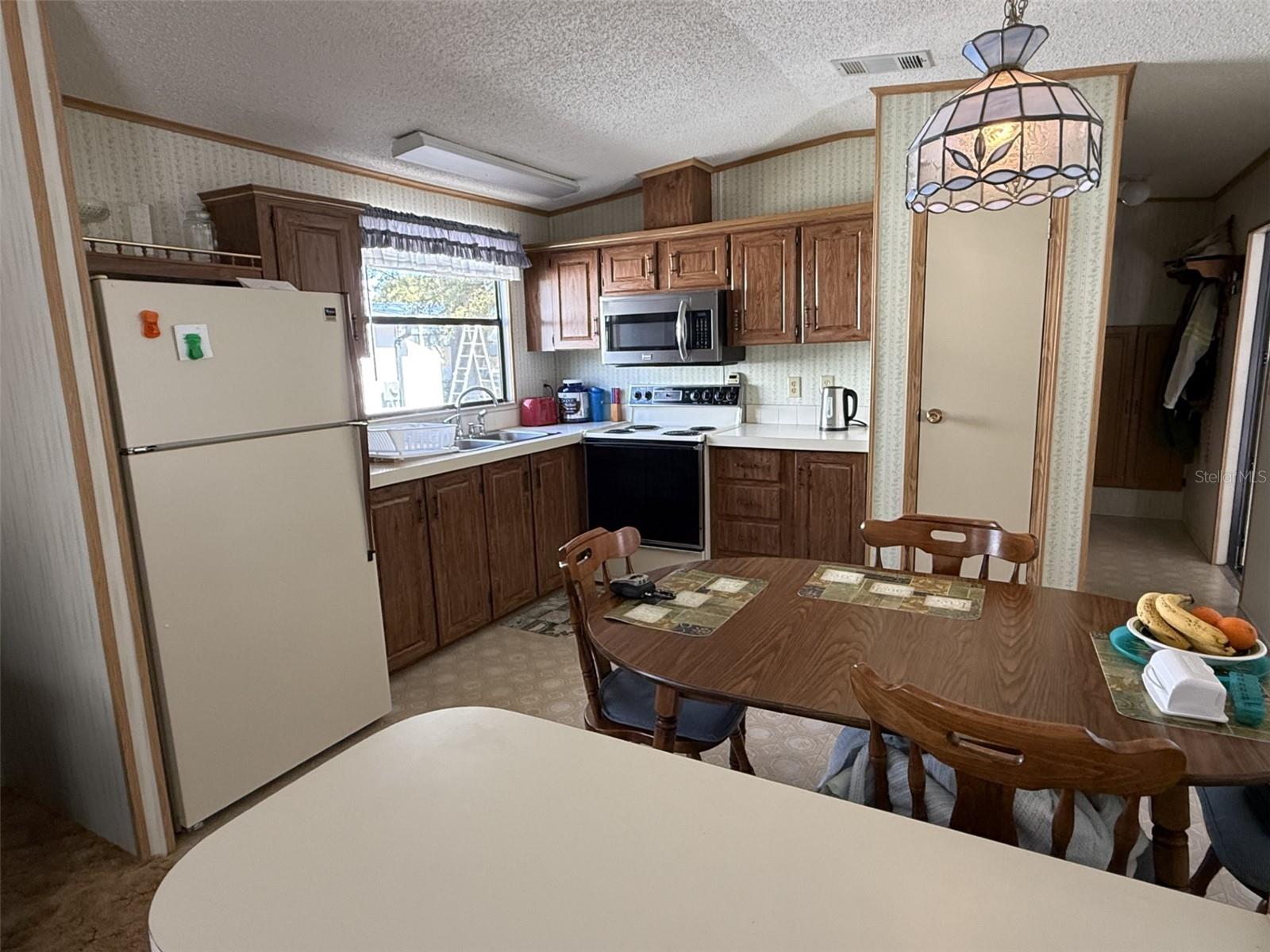 Image 17 of 73 For 1935 Regina Drive