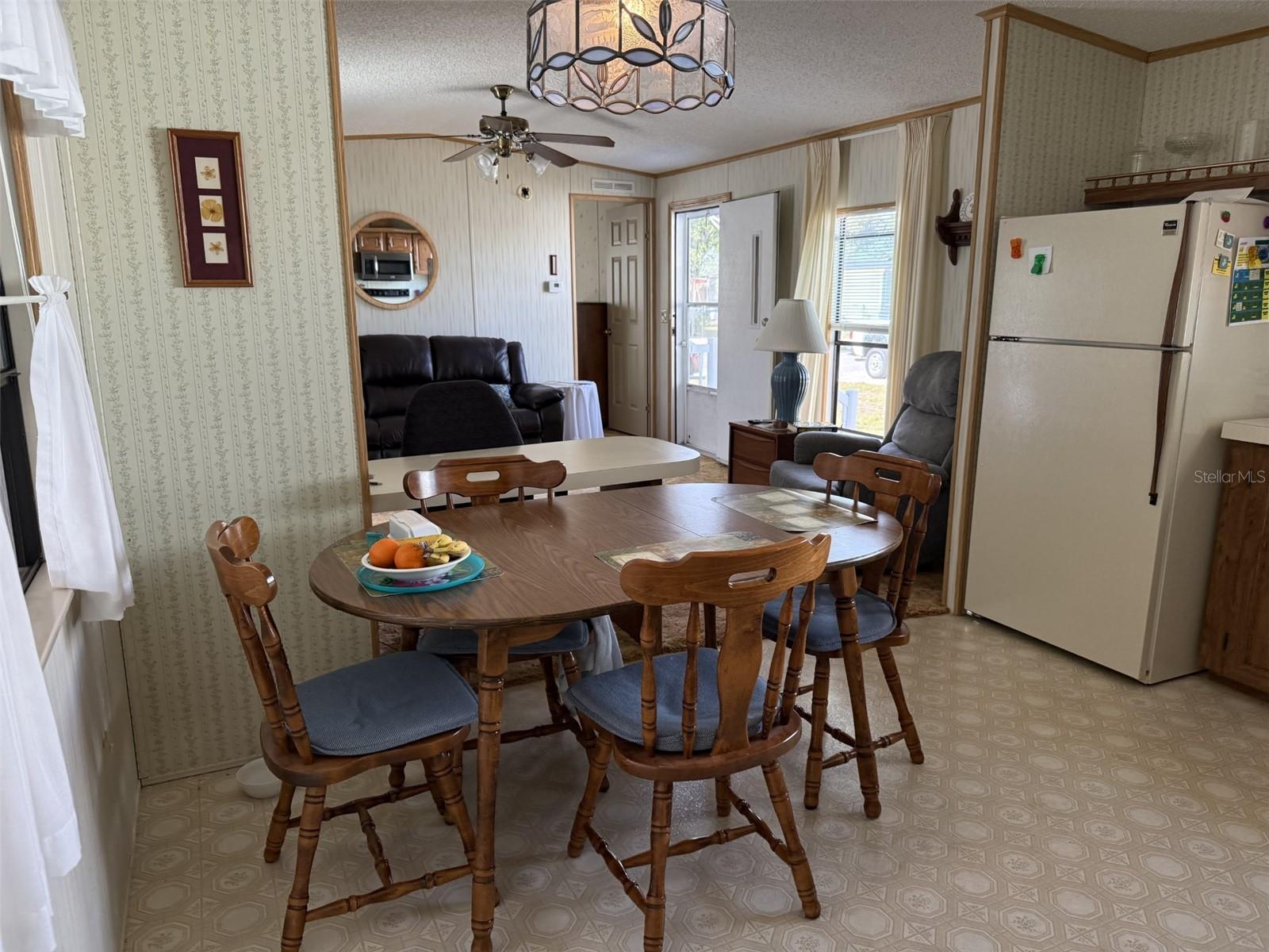 Image 19 of 73 For 1935 Regina Drive