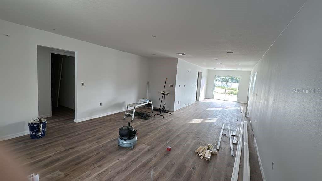 Image 4 of 13 For 2827 Eaton Avenue