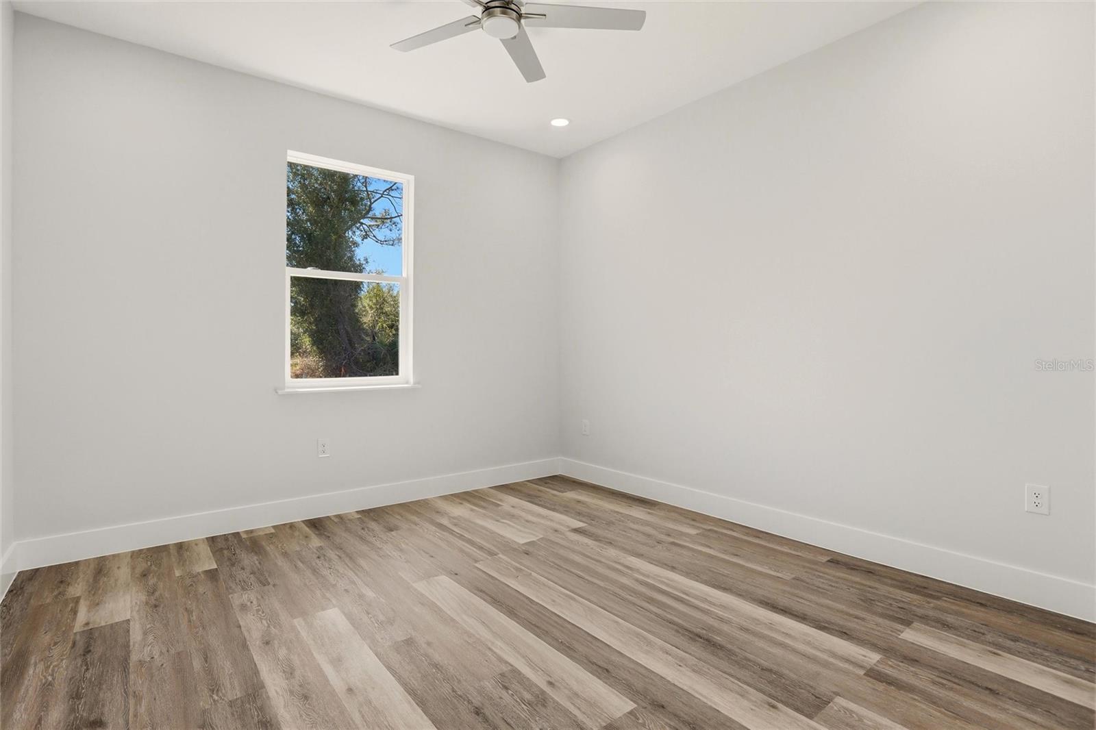 Image 16 of 30 For 3849 Citroen Drive