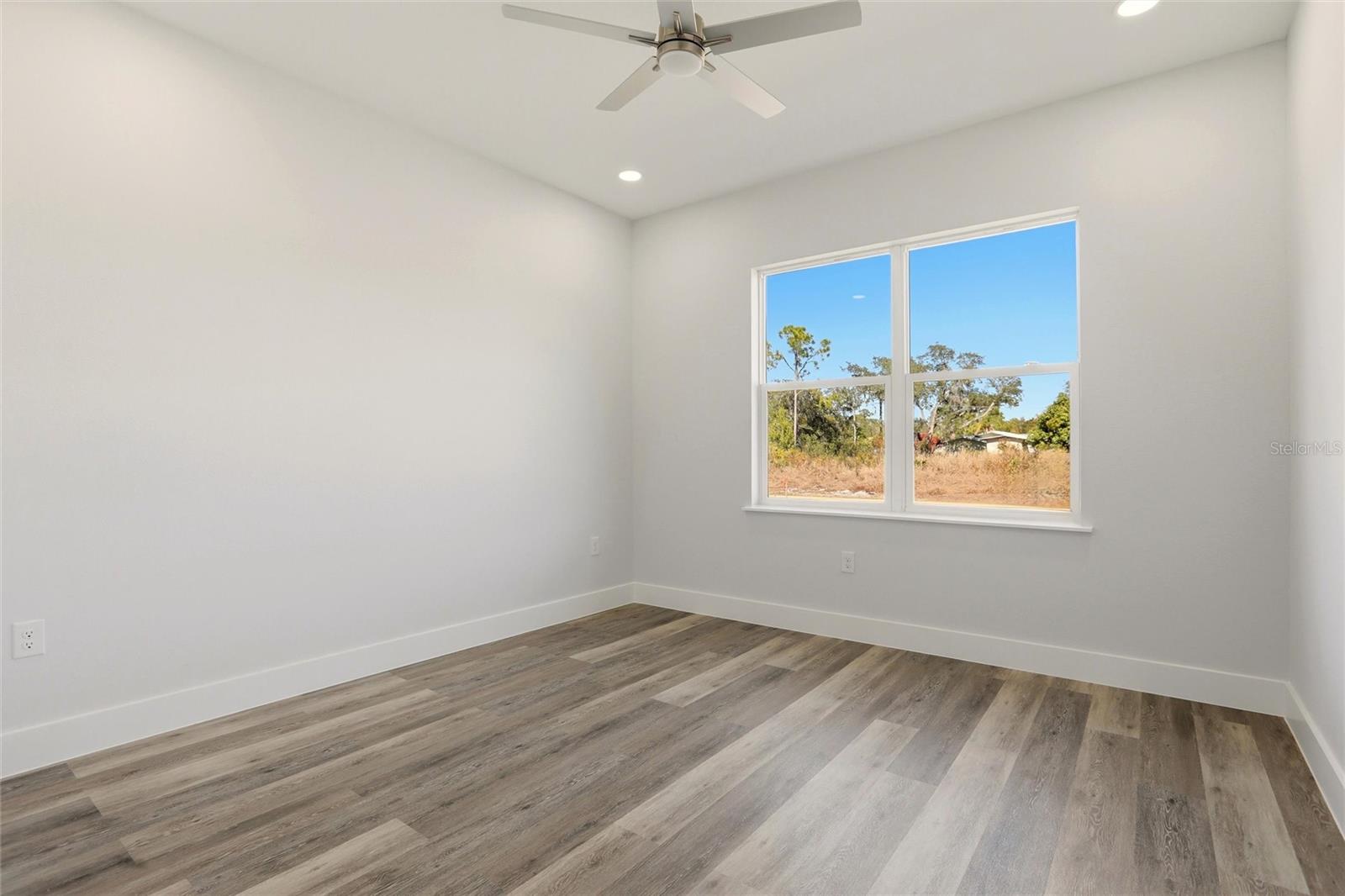 Image 20 of 30 For 3849 Citroen Drive