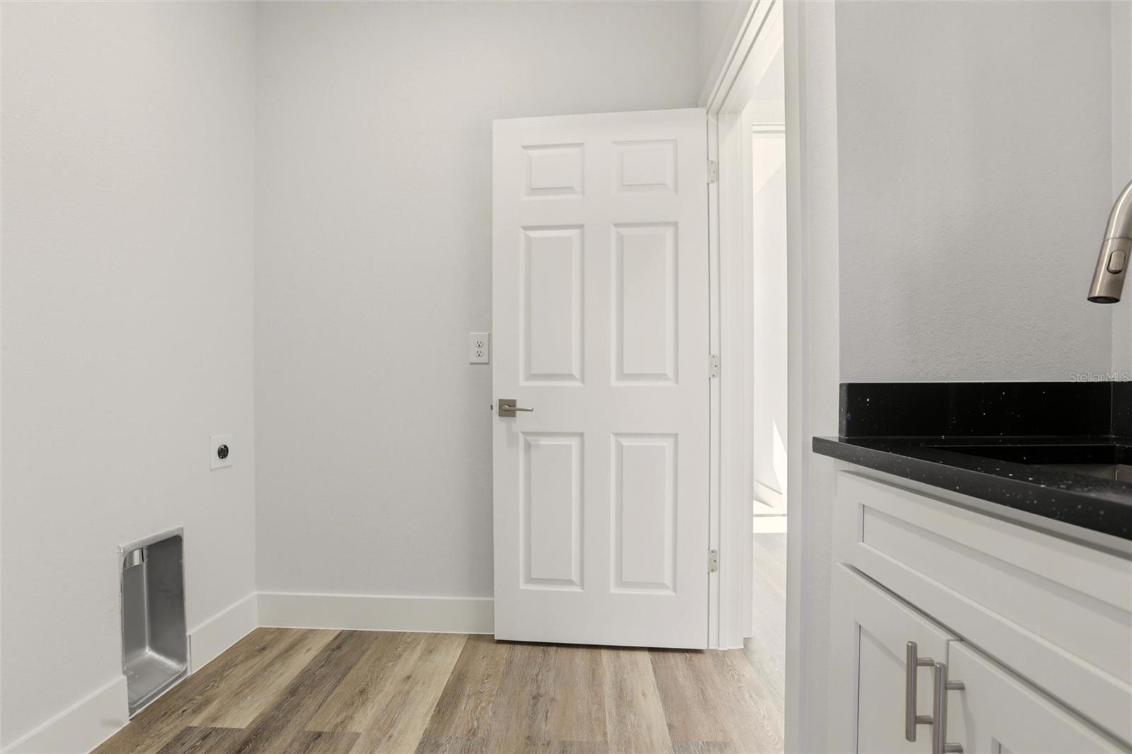 Image 24 of 30 For 3849 Citroen Drive