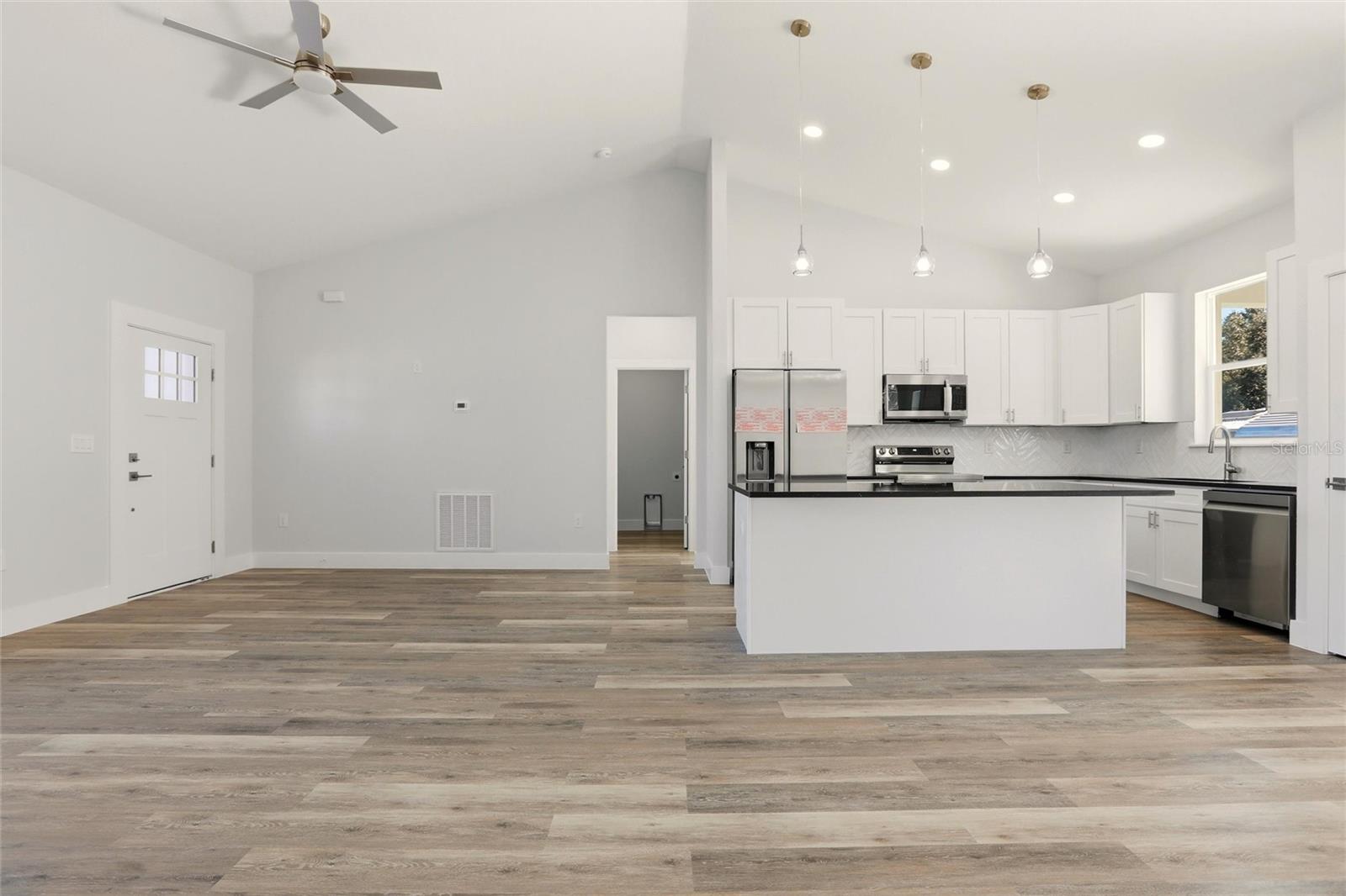 Image 6 of 30 For 3849 Citroen Drive