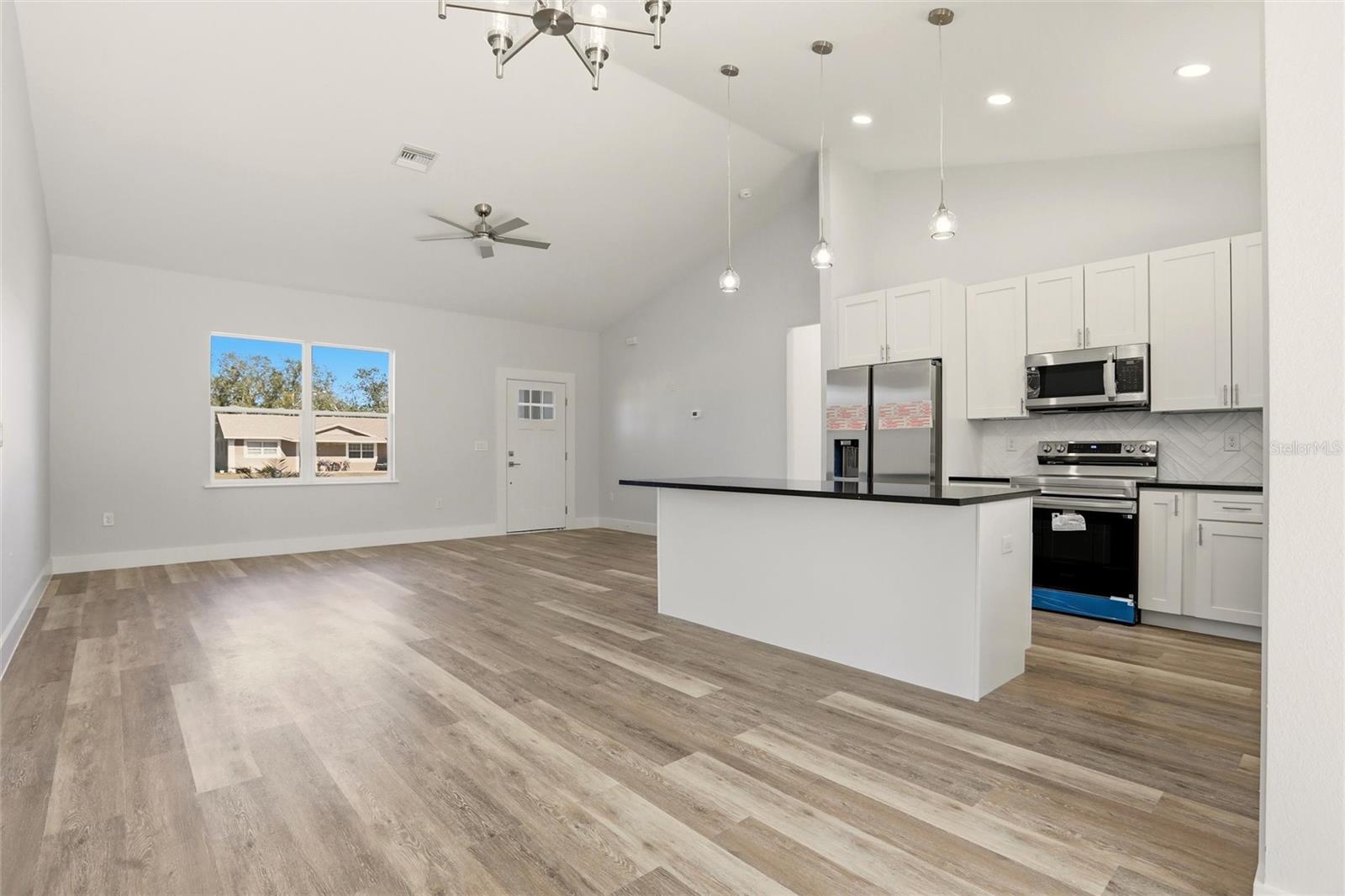 Image 8 of 30 For 3849 Citroen Drive