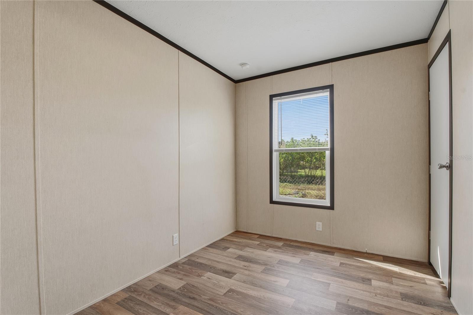 Image 20 of 40 For 126 2nd St  