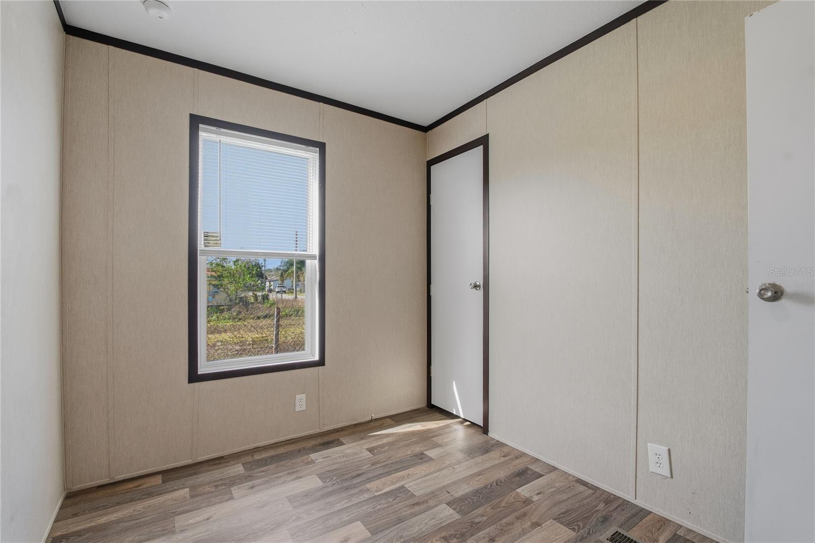 Image 22 of 40 For 126 2nd St  