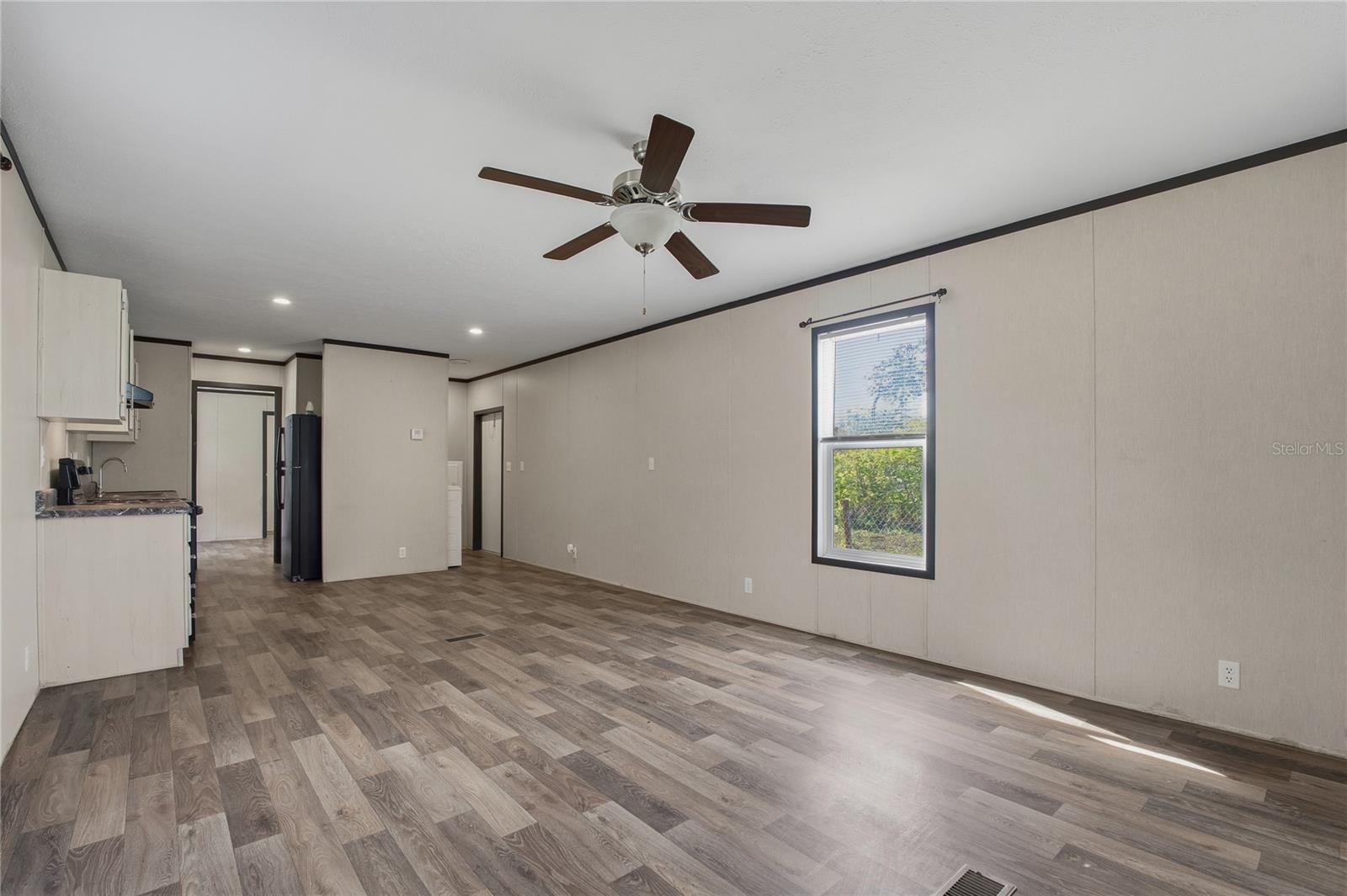 Image 4 of 40 For 126 2nd St  