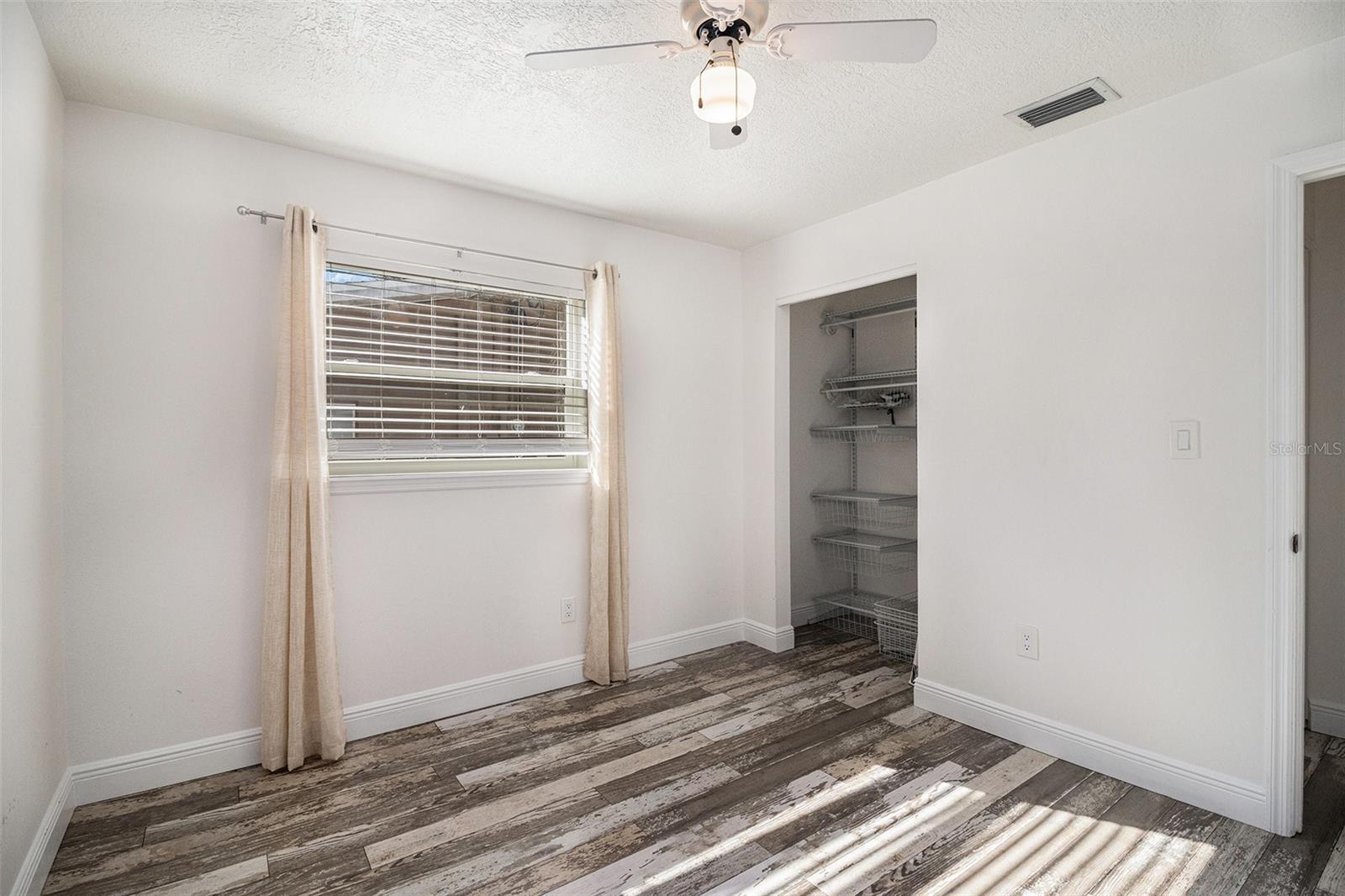 Image 11 of 19 For 581 Clarke Avenue