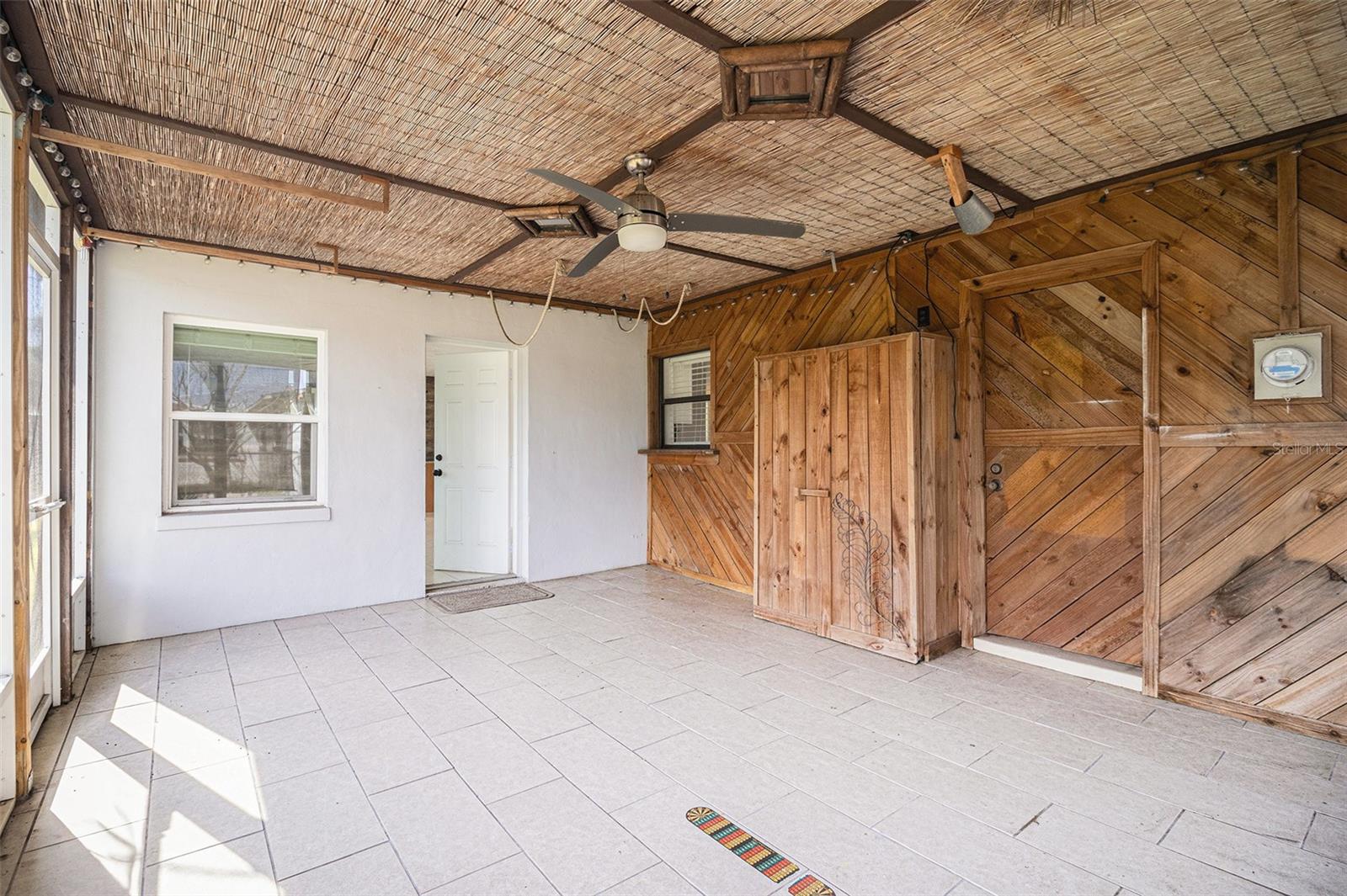 Image 18 of 19 For 581 Clarke Avenue