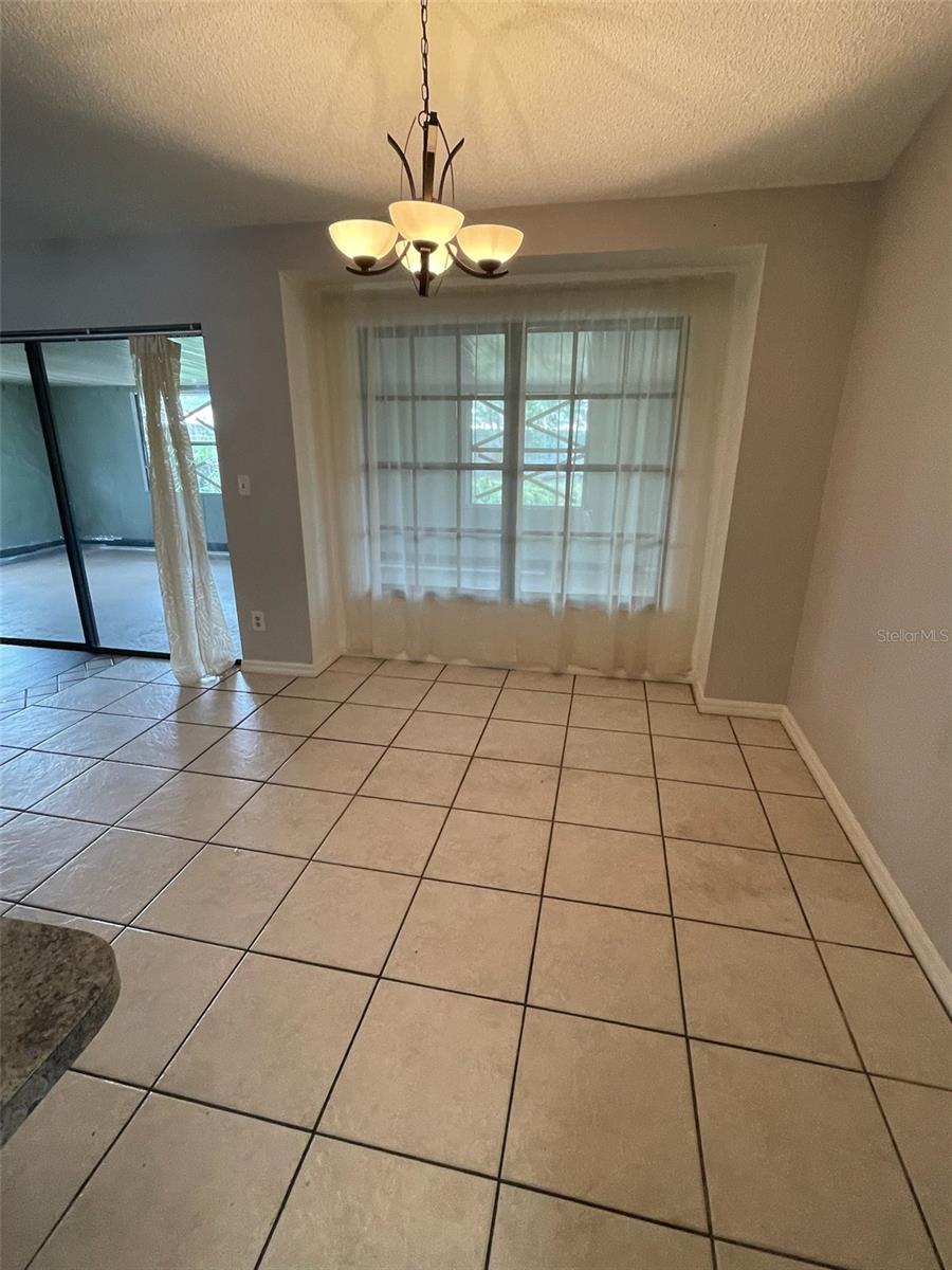 Image 4 of 7 For 1427 Chamberlain Loop