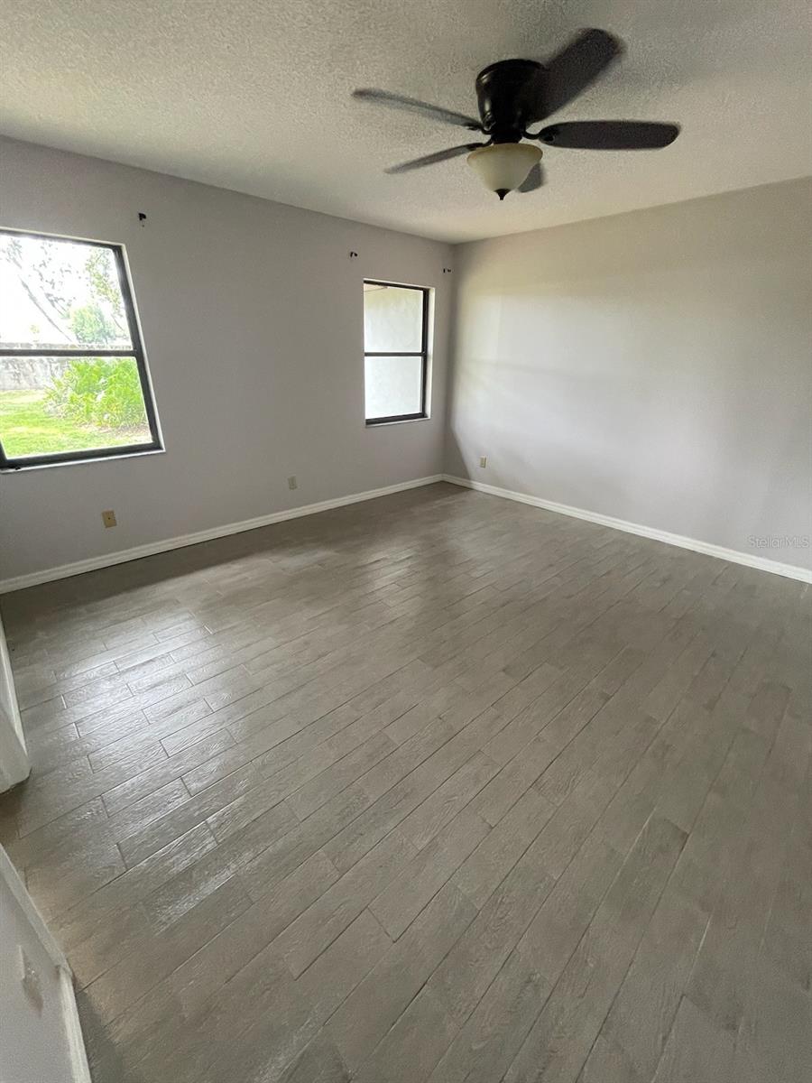 Image 5 of 7 For 1427 Chamberlain Loop