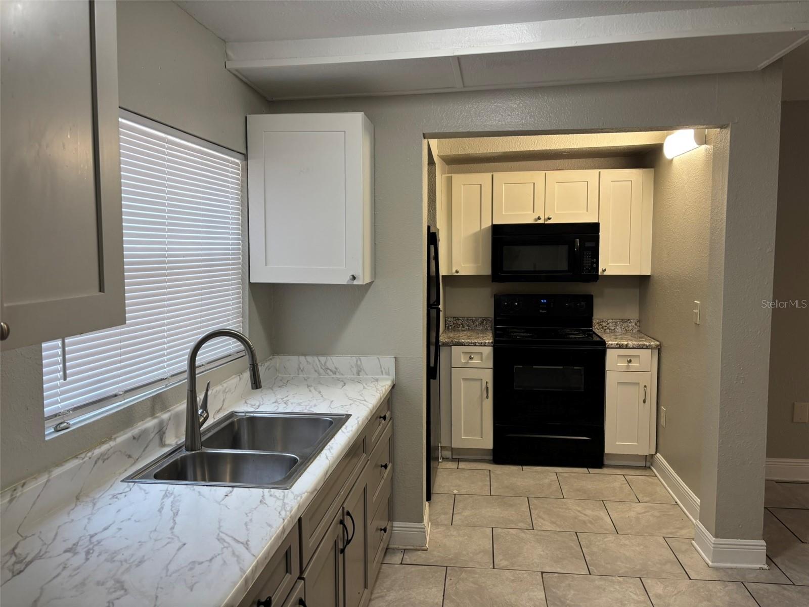 Image 18 of 21 For 1025 Main Street