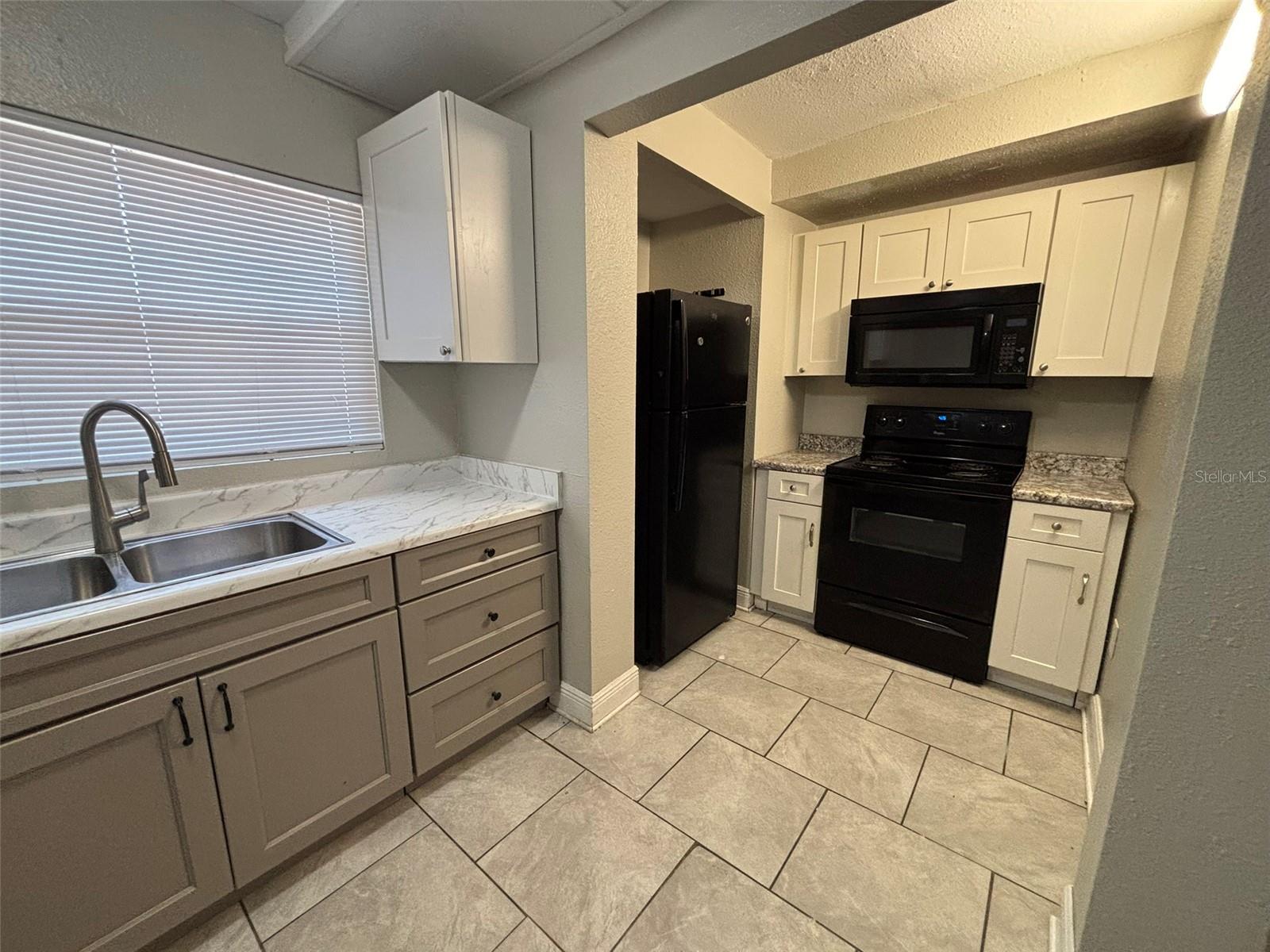 Image 19 of 21 For 1025 Main Street