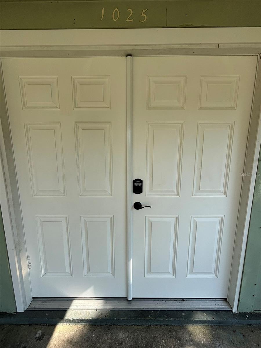 Image 4 of 21 For 1025 Main Street