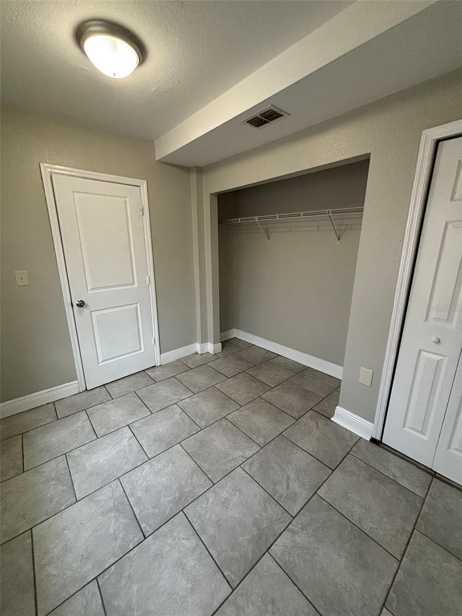 Image 9 of 21 For 1025 Main Street