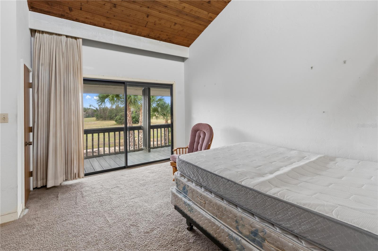 Image 16 of 21 For 2115 Corner Lake Drive E