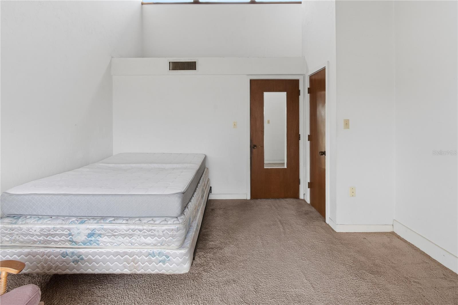 Image 17 of 21 For 2115 Corner Lake Drive E