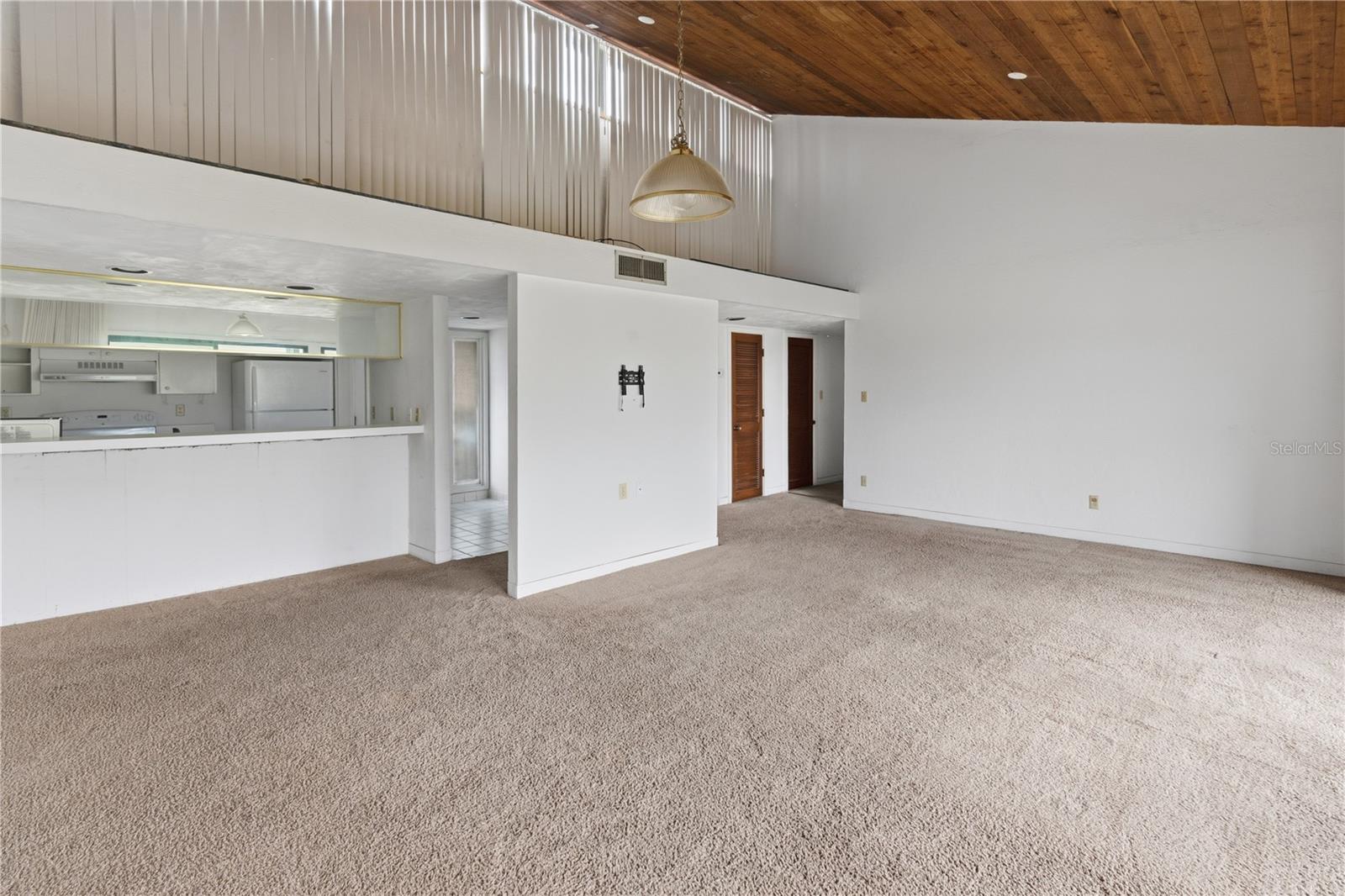 Image 8 of 21 For 2115 Corner Lake Drive E