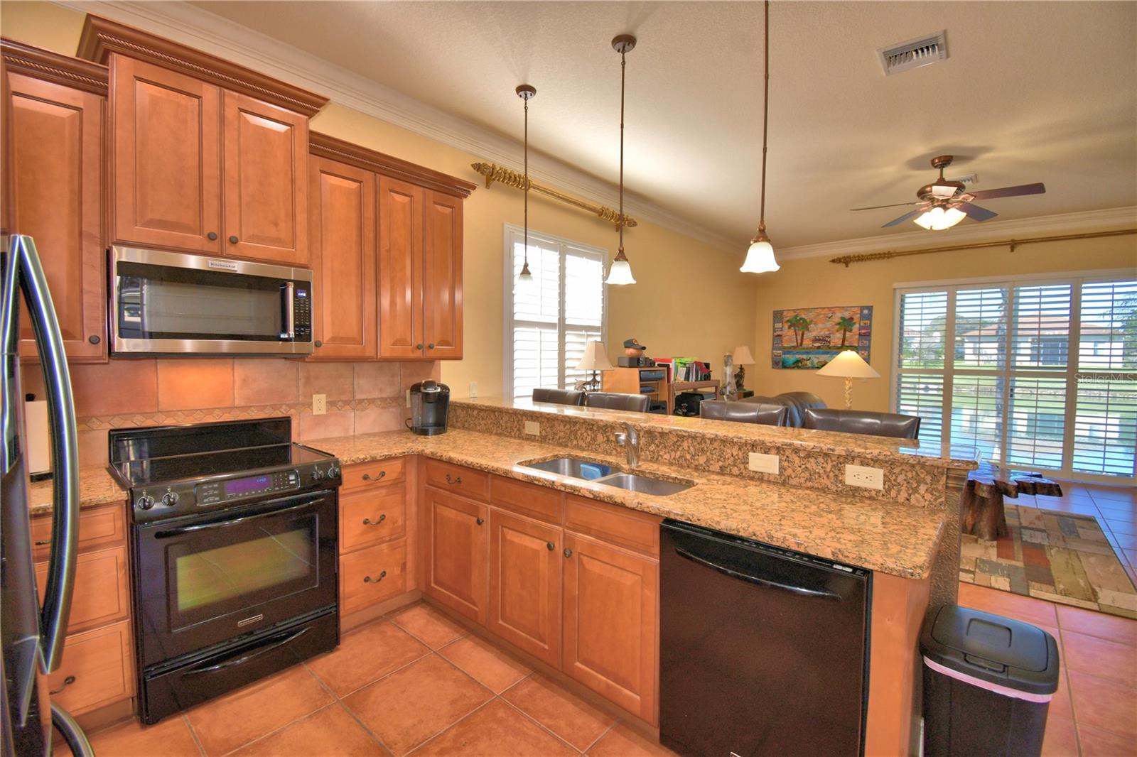 Image 15 of 77 For 2349 Salzburg Loop