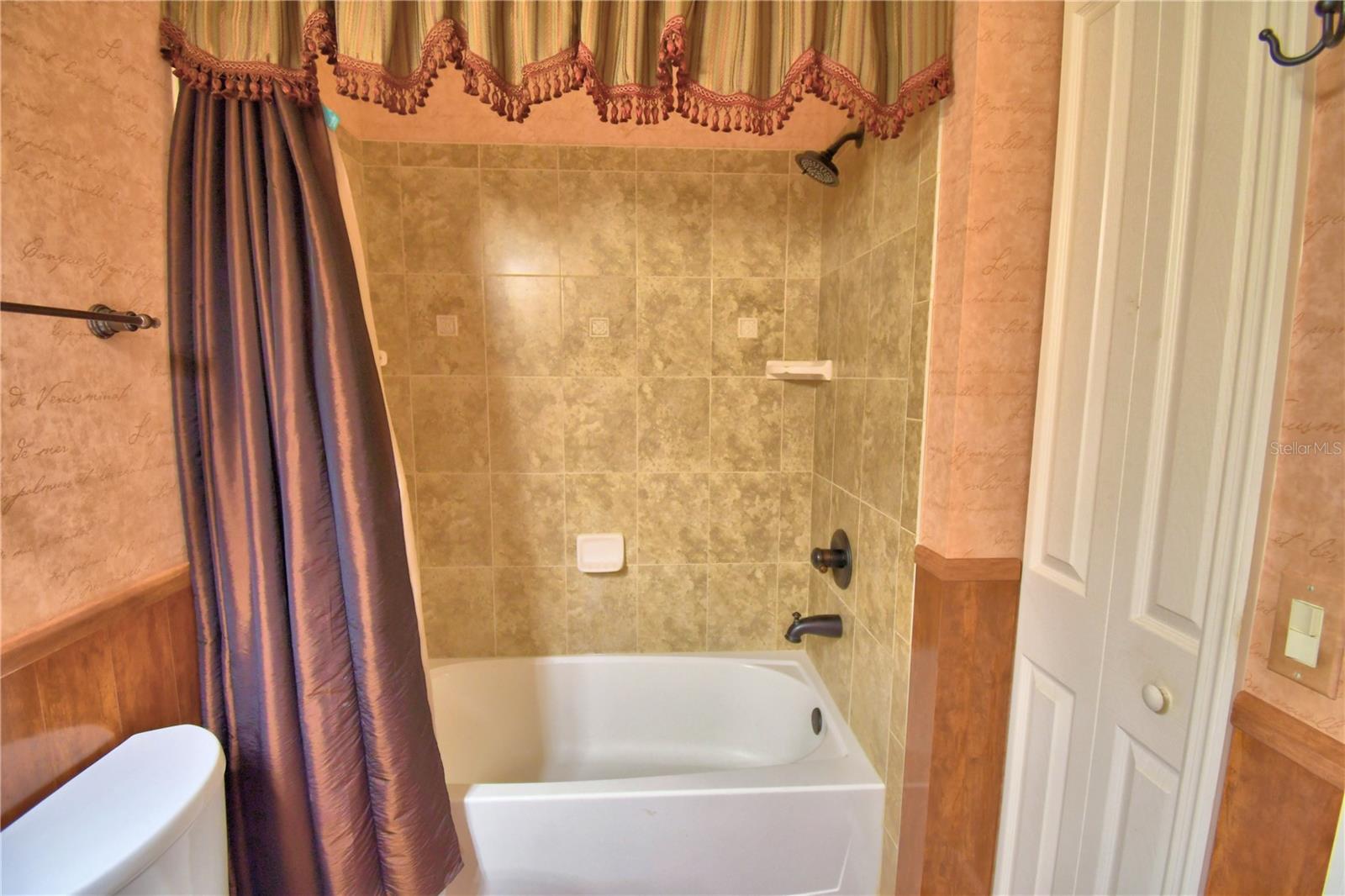 Image 31 of 77 For 2349 Salzburg Loop