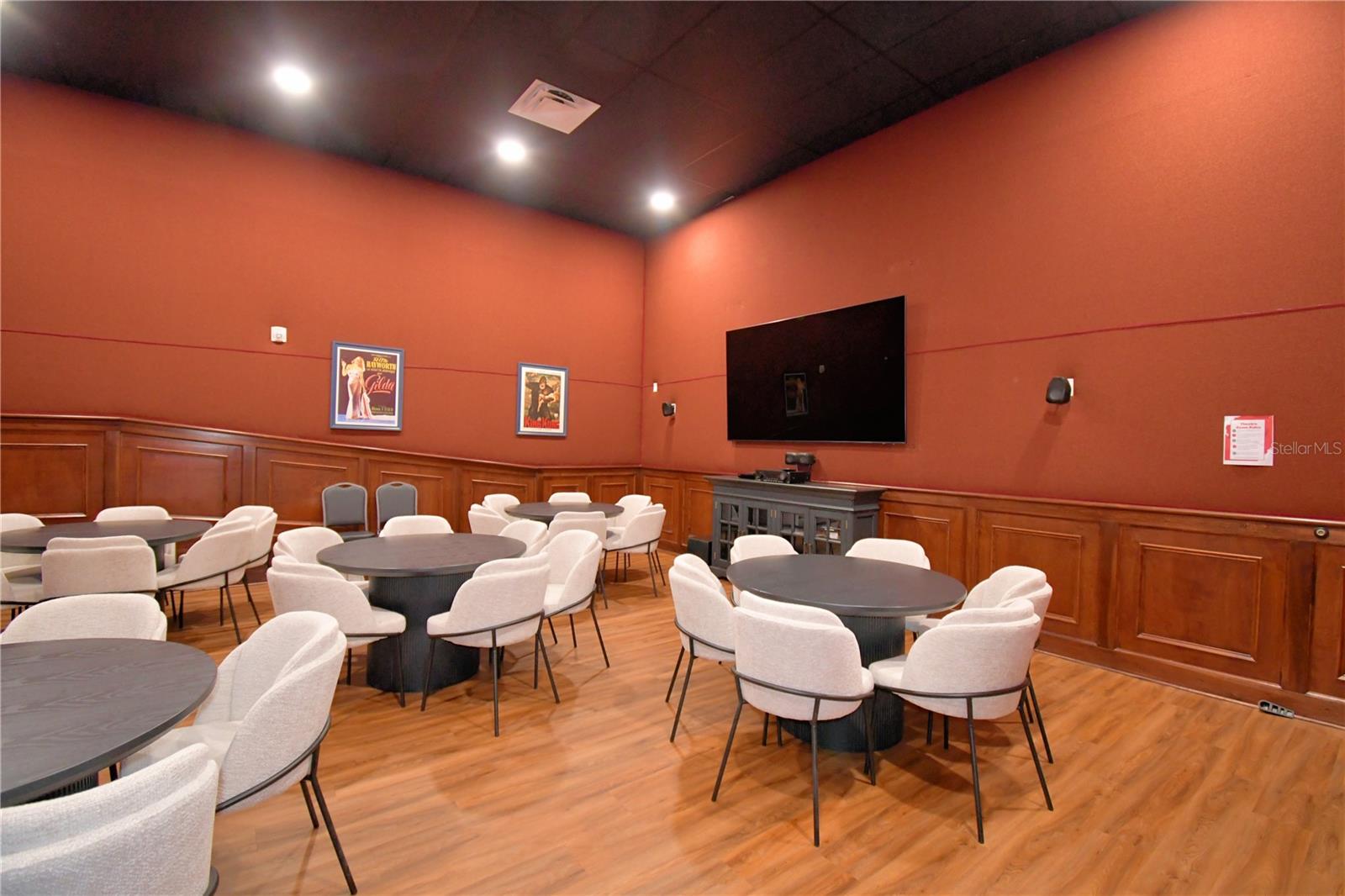 Image 58 of 77 For 2349 Salzburg Loop