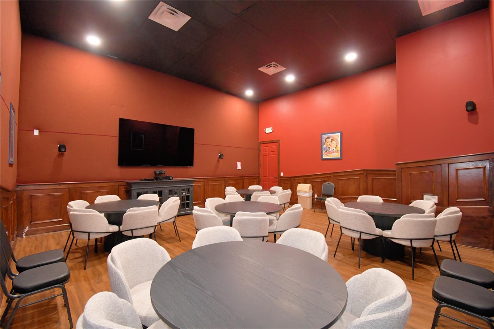 Image 59 of 77 For 2349 Salzburg Loop