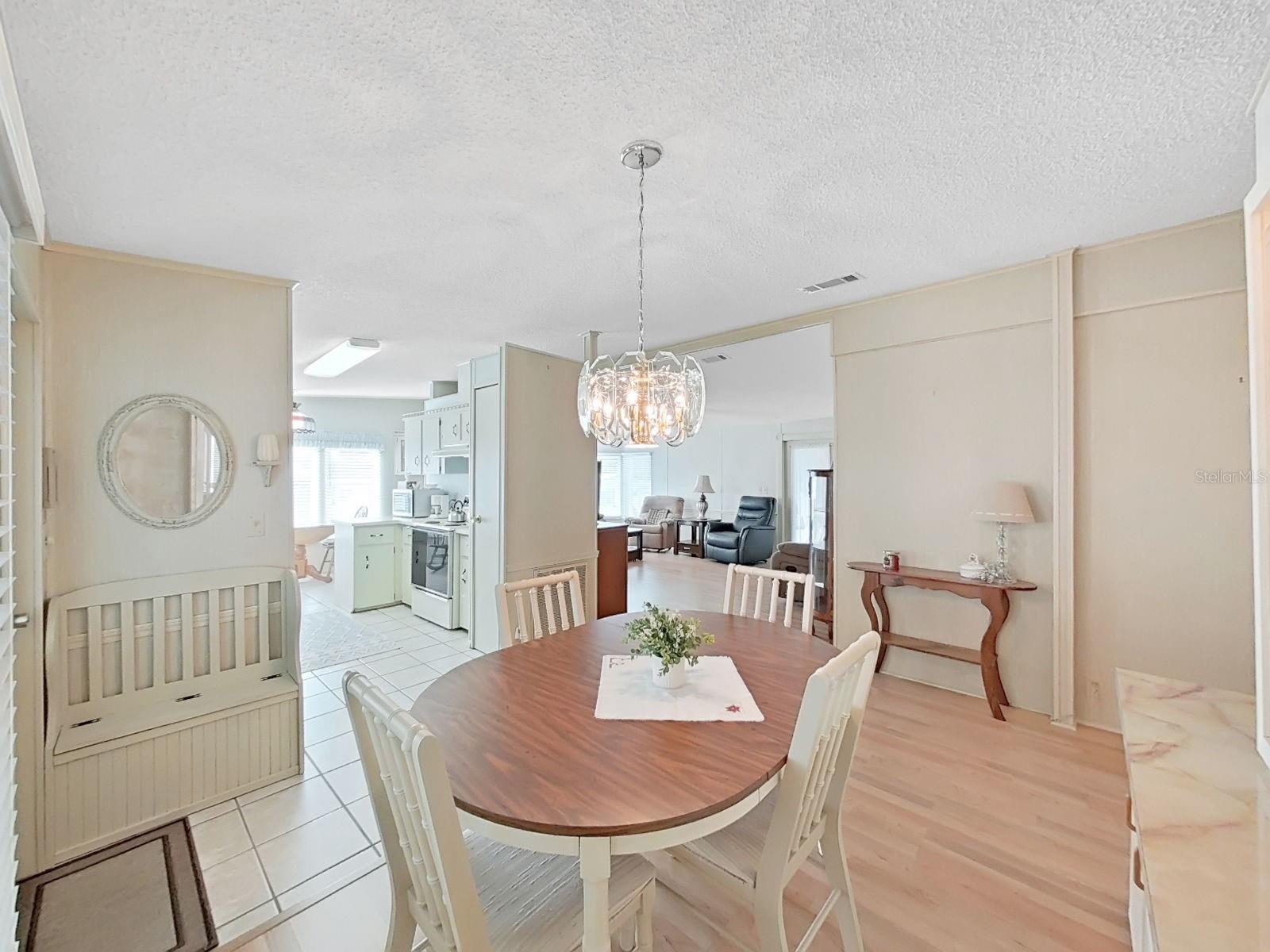 Image 10 of 39 For 1723 Sherwood Hill Dr