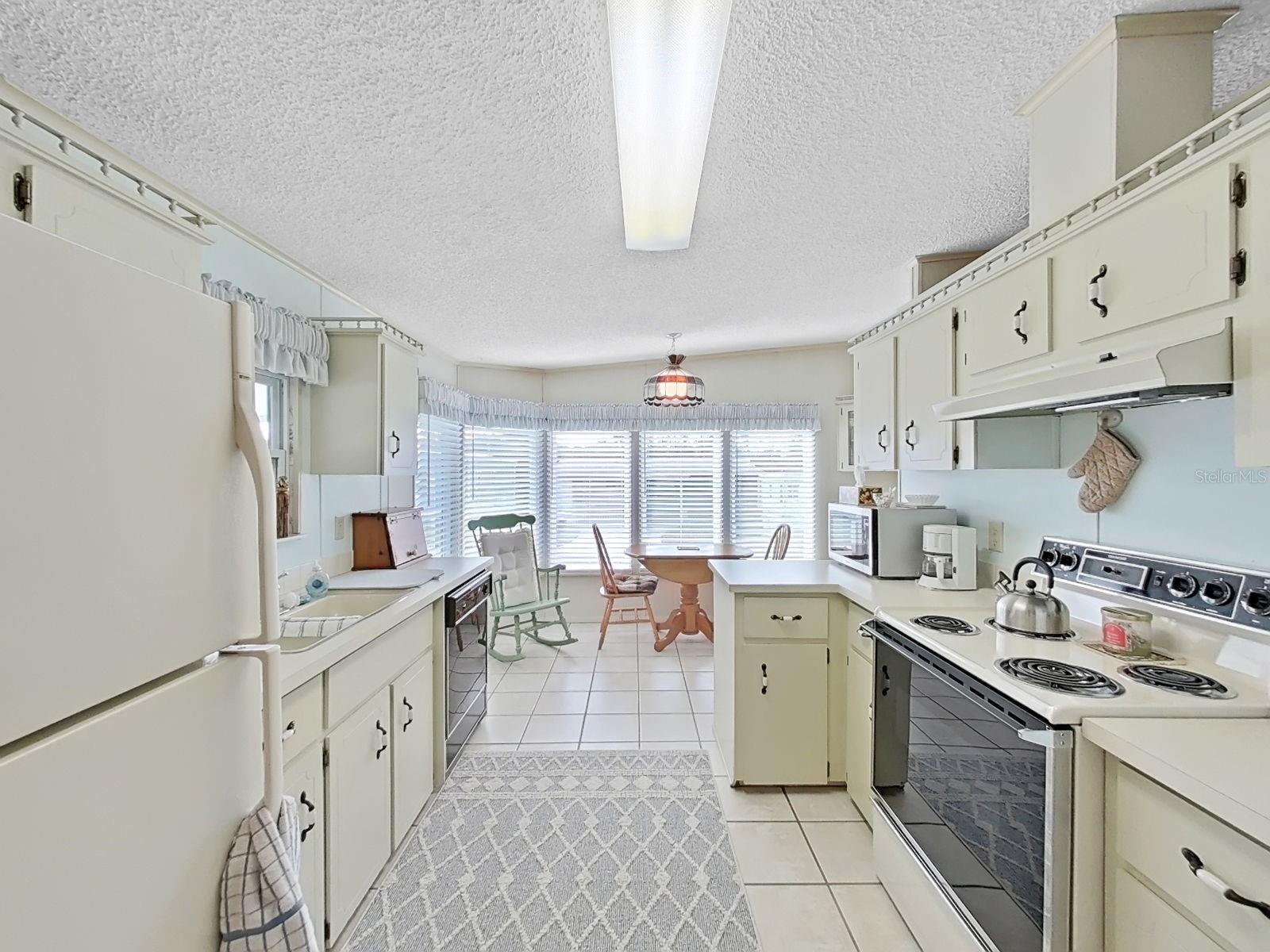 Image 11 of 39 For 1723 Sherwood Hill Dr