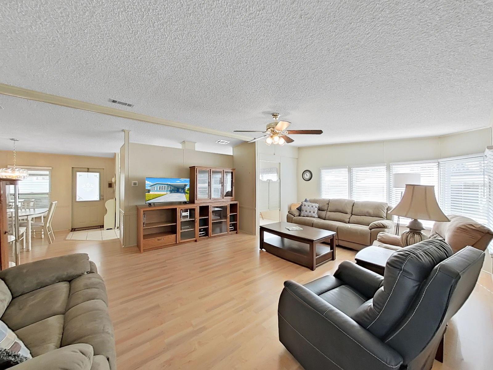 Image 16 of 39 For 1723 Sherwood Hill Dr